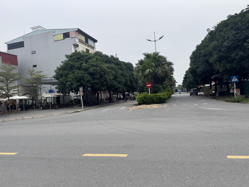 Bán đất mặt tiền đường chính tại Phù Khê, diện tích 95 m², pháp lý đầy đủ