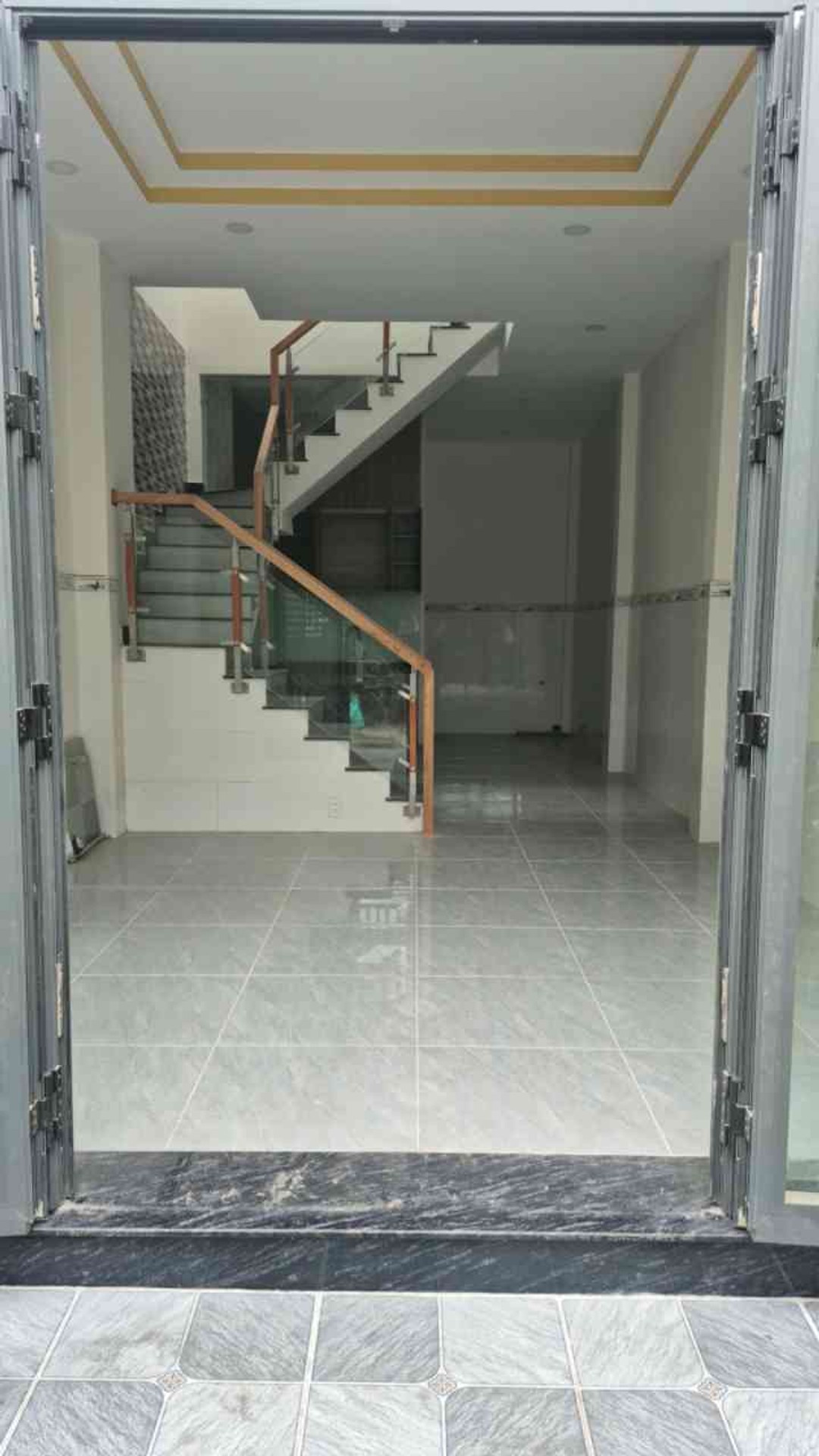 💰 5,65 TỶ TL | NGUYỄN HỮU TIẾN – TÂY THẠNH
🏡 Hẻm xe hơi | 4×11m | 1 trệt 1 lầu, 2PN 2WC.
✨ Nhà vừ