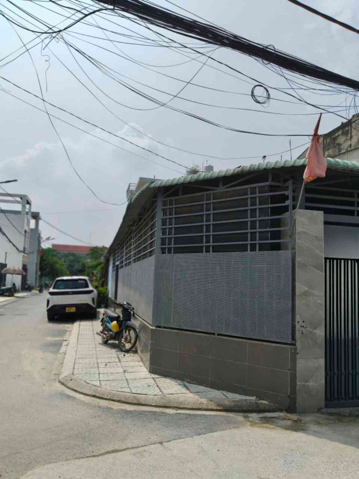 Nhà riêng góc 2 mặt tiền rộng rãi tại Thạnh Xuân, Quận 12, giá hợp lý