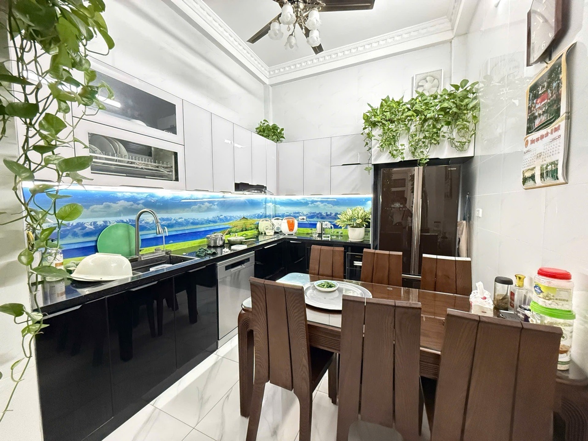 Bán nhà 4 tầng đẹp gần trung tâm Đống Đa, diện tích 41m2