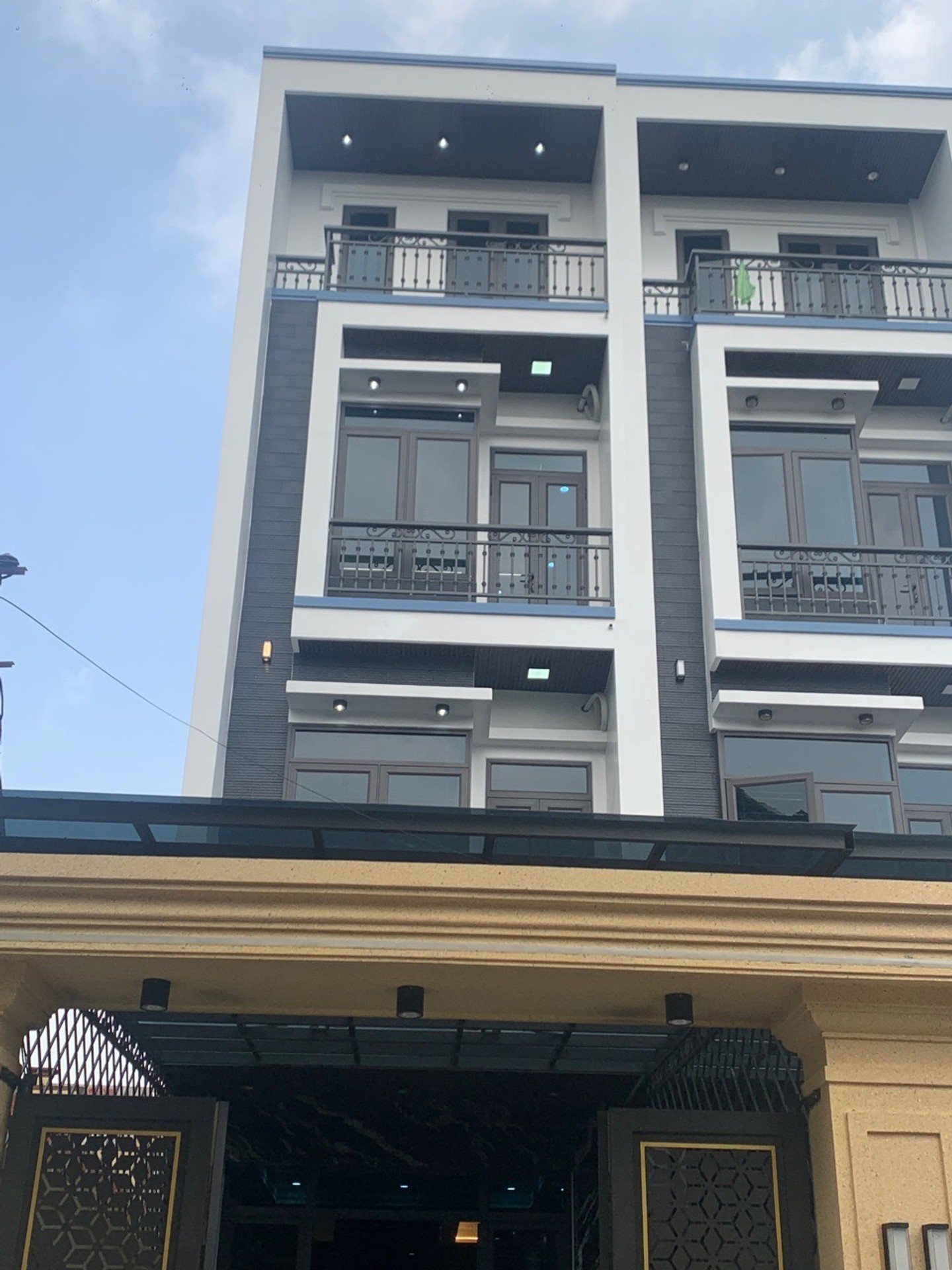 Nhà riêng 4 tầng sang trọng, thang máy, khu vực An Đồng tiềm năng