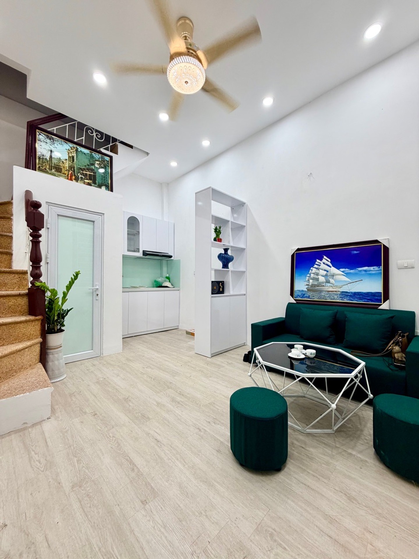 Nhà 4 tầng giá 2.9 tỷ gần ô tô tại Hồng Mai, diện tích 19m2