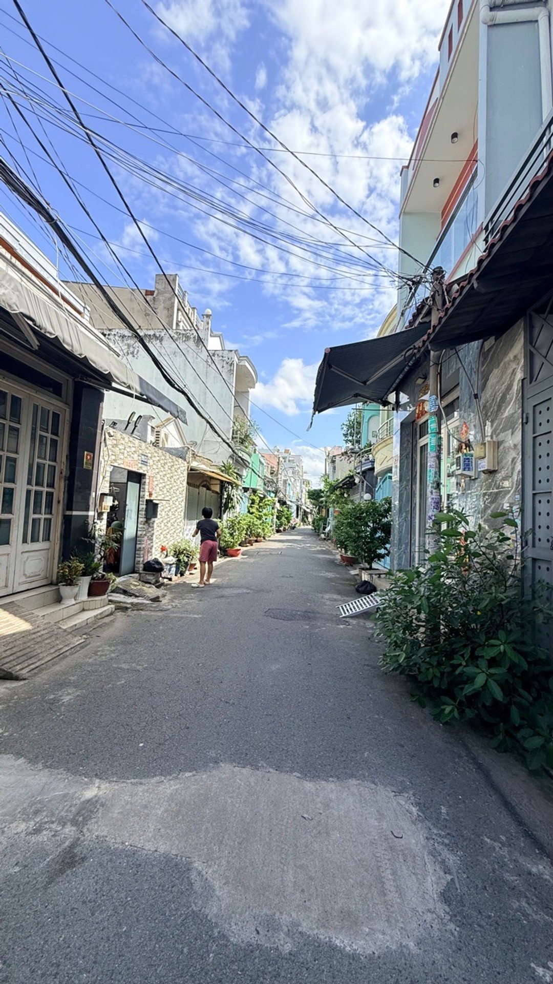 Nhà đẹp 3 tầng hẻm ô tô, giá ưu đãi tại Quận Bình Tân