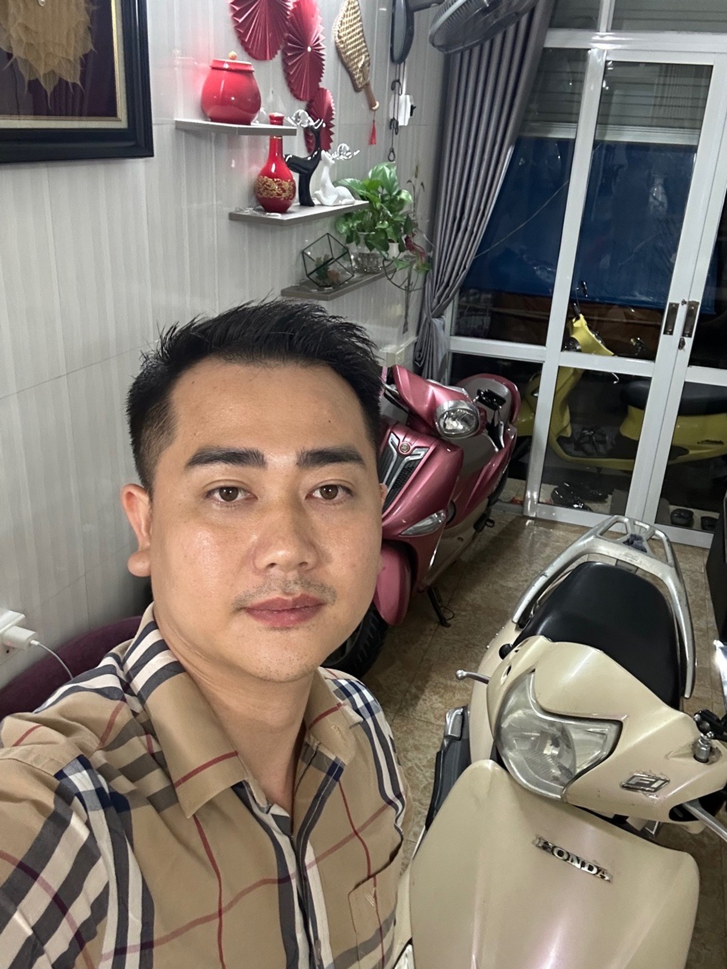 Nhà riêng 2,5 tầng hướng Đông Nam tại trung tâm Kiến An gần ngã 6