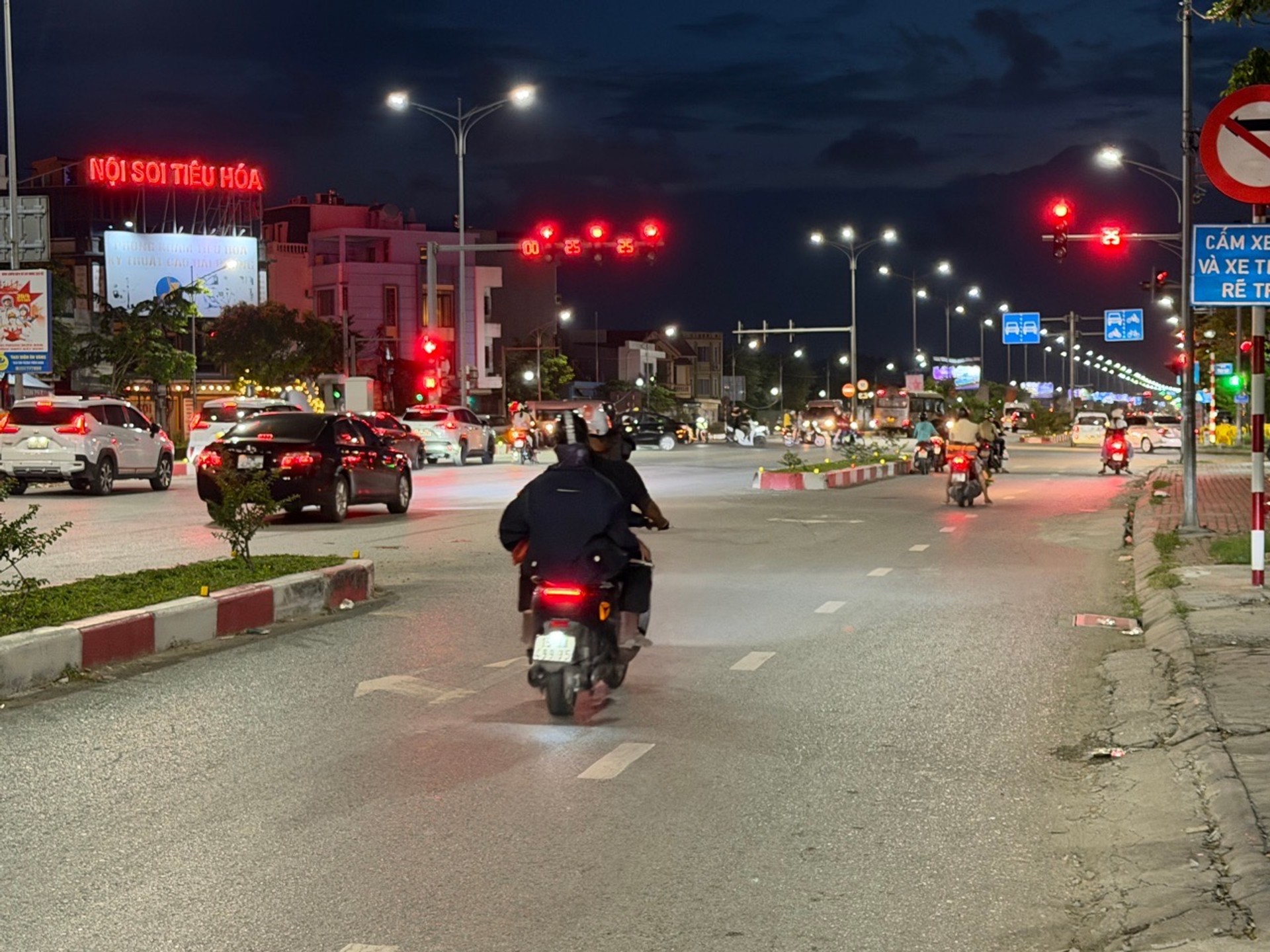 Cơ Hội Vàng Sở Hữu Nhà Mặt Phố Vị Trí Đắc Địa Tại Trung Tâm Sầm Uất
