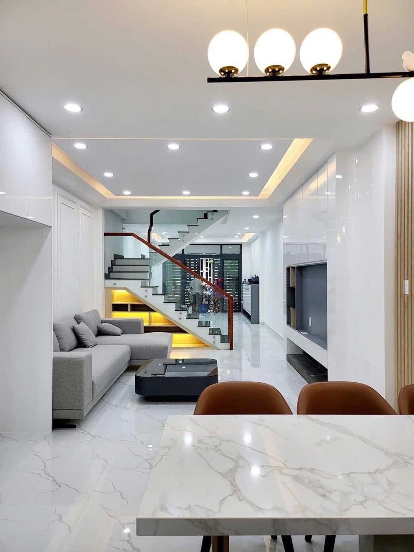 NHÀ MỚI TÔ KÝ -THỚI TAM THÔN HOC MÔN 100M²-3 TẦNG _HẺM XE HƠI NHỈNH 6 TỶ