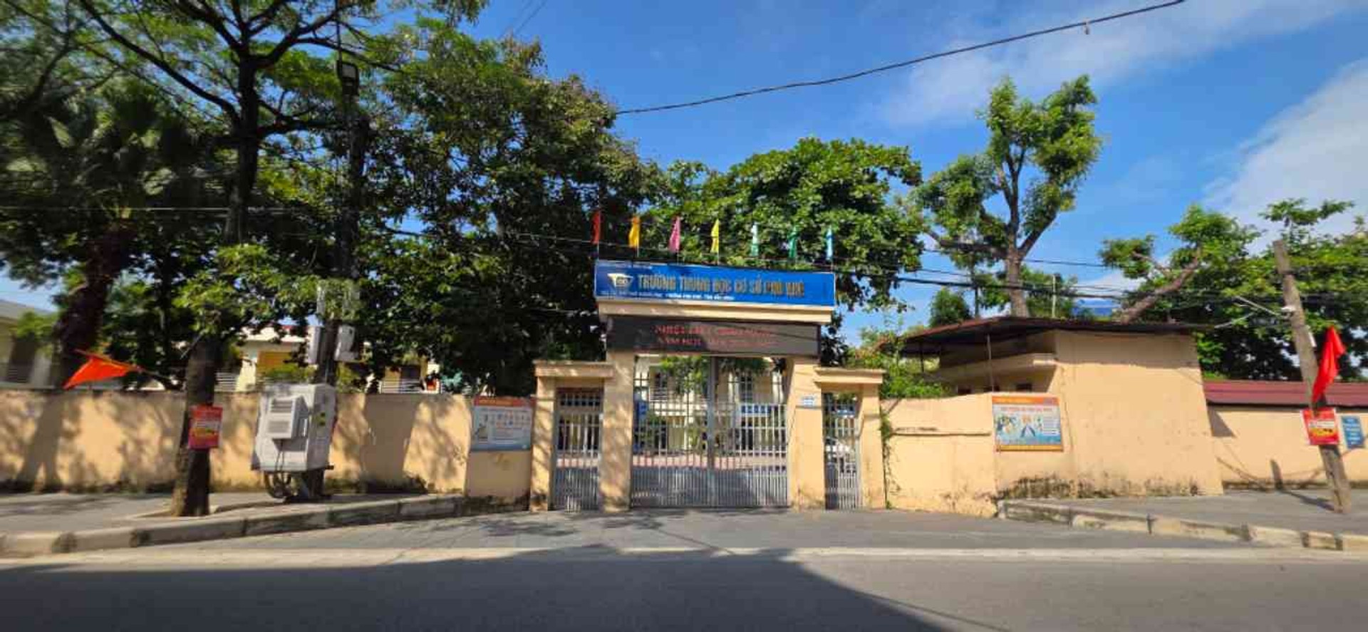 Đất nhỏ mặt tiền rộng, cách ô tô chỉ vài bước chân, vị trí tiện nghi