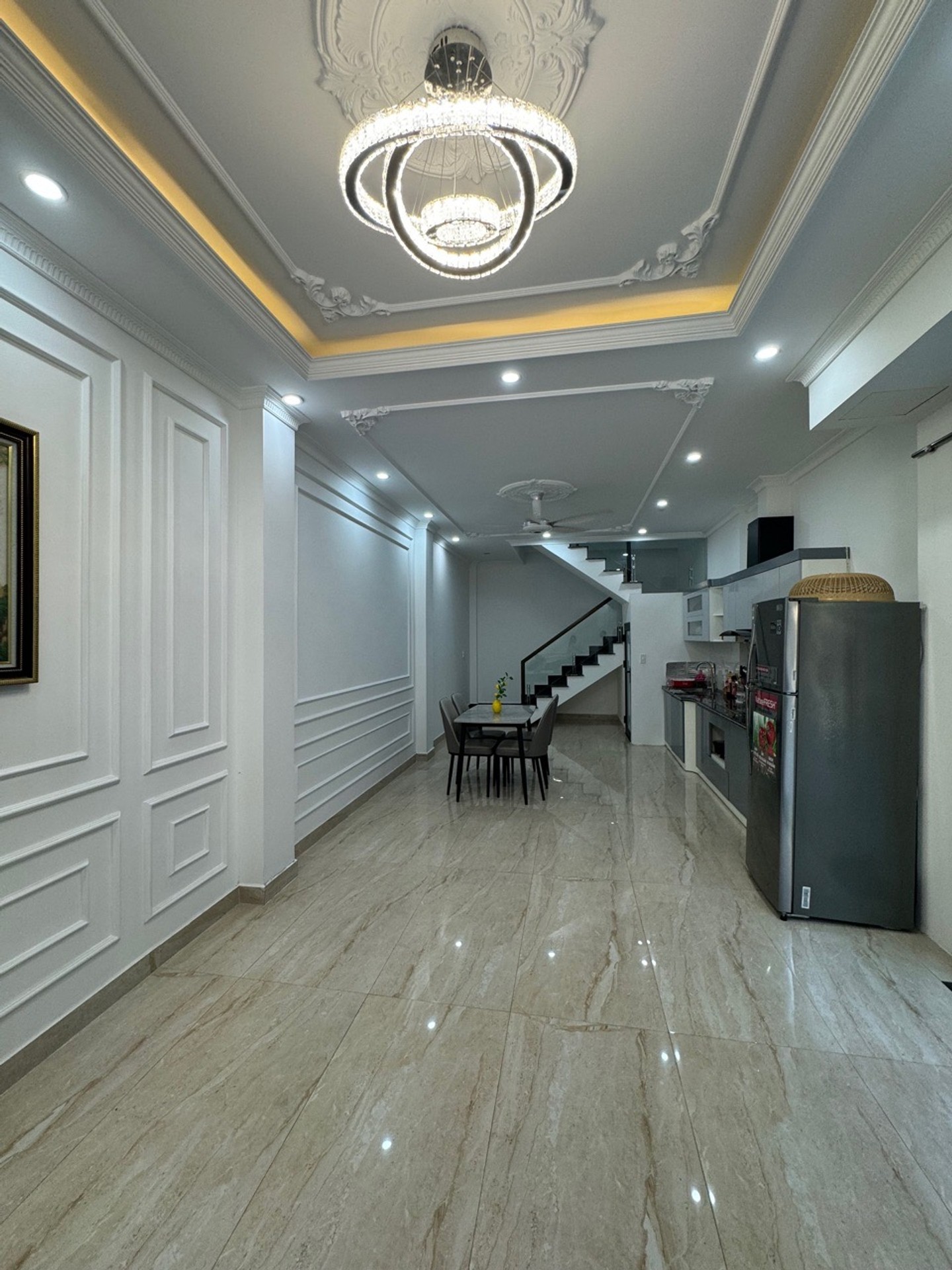 Nhà 4 tầng độc lập – vị trí đắc địa ngay đầu ngõ ô tô chạy thông