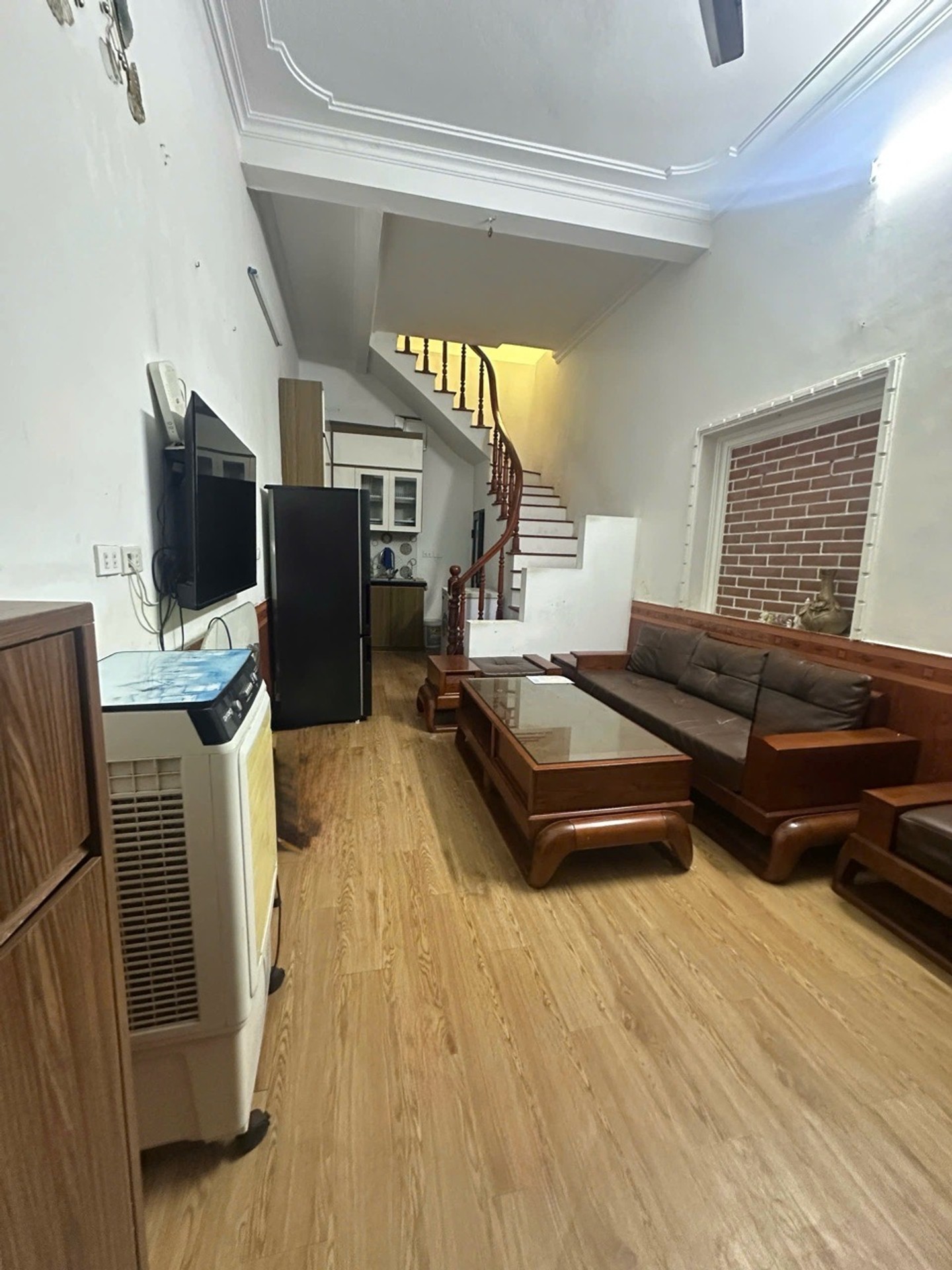 Nhà riêng 3 tầng Minh Khai, 36m2, giá 7.6 tỷ, pháp lý chuẩn.