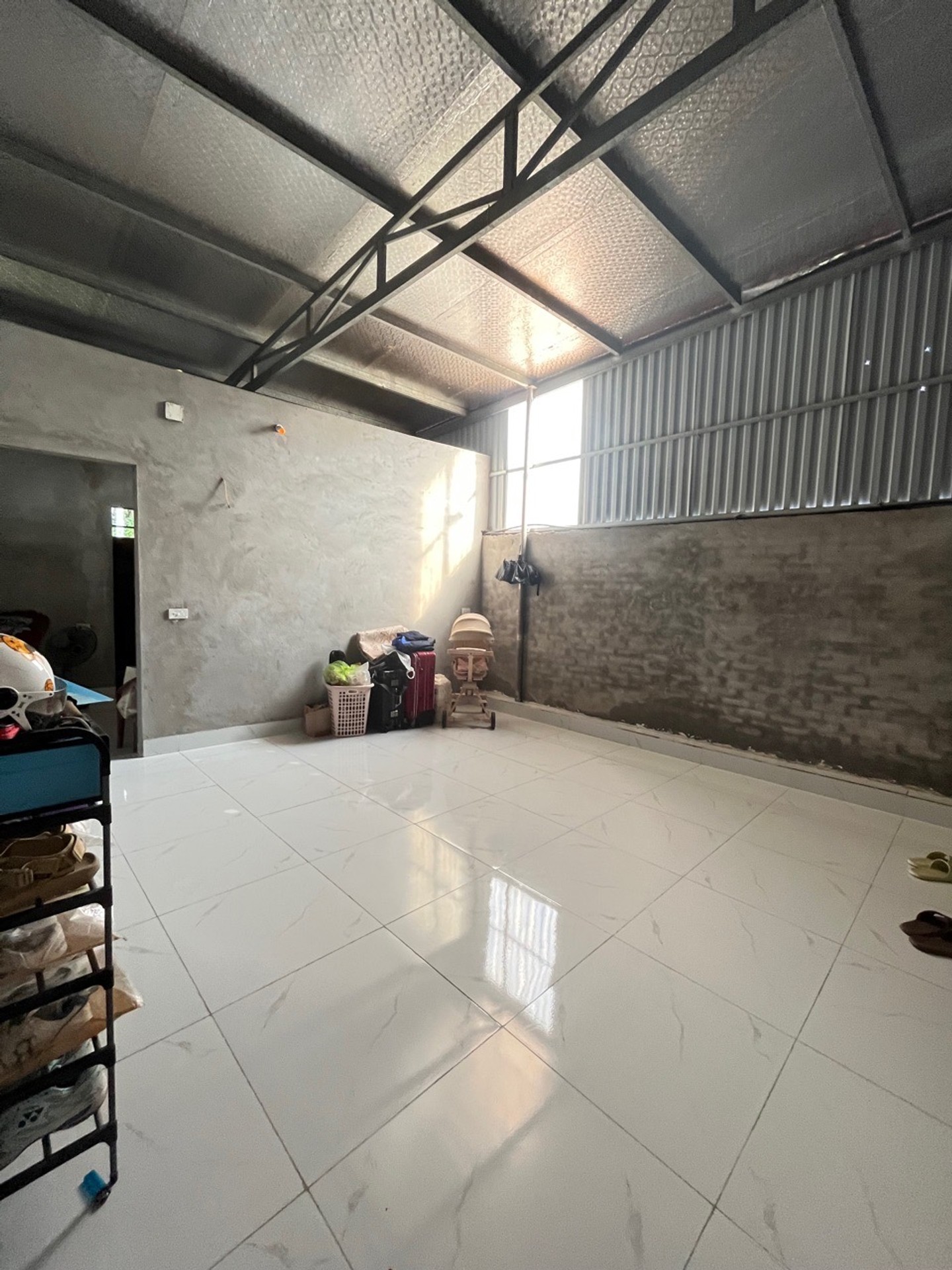 Nhà cấp 4 sân rộng mặt ngõ ô tô vào tận cửa tại khu vực phát triển tiềm năng