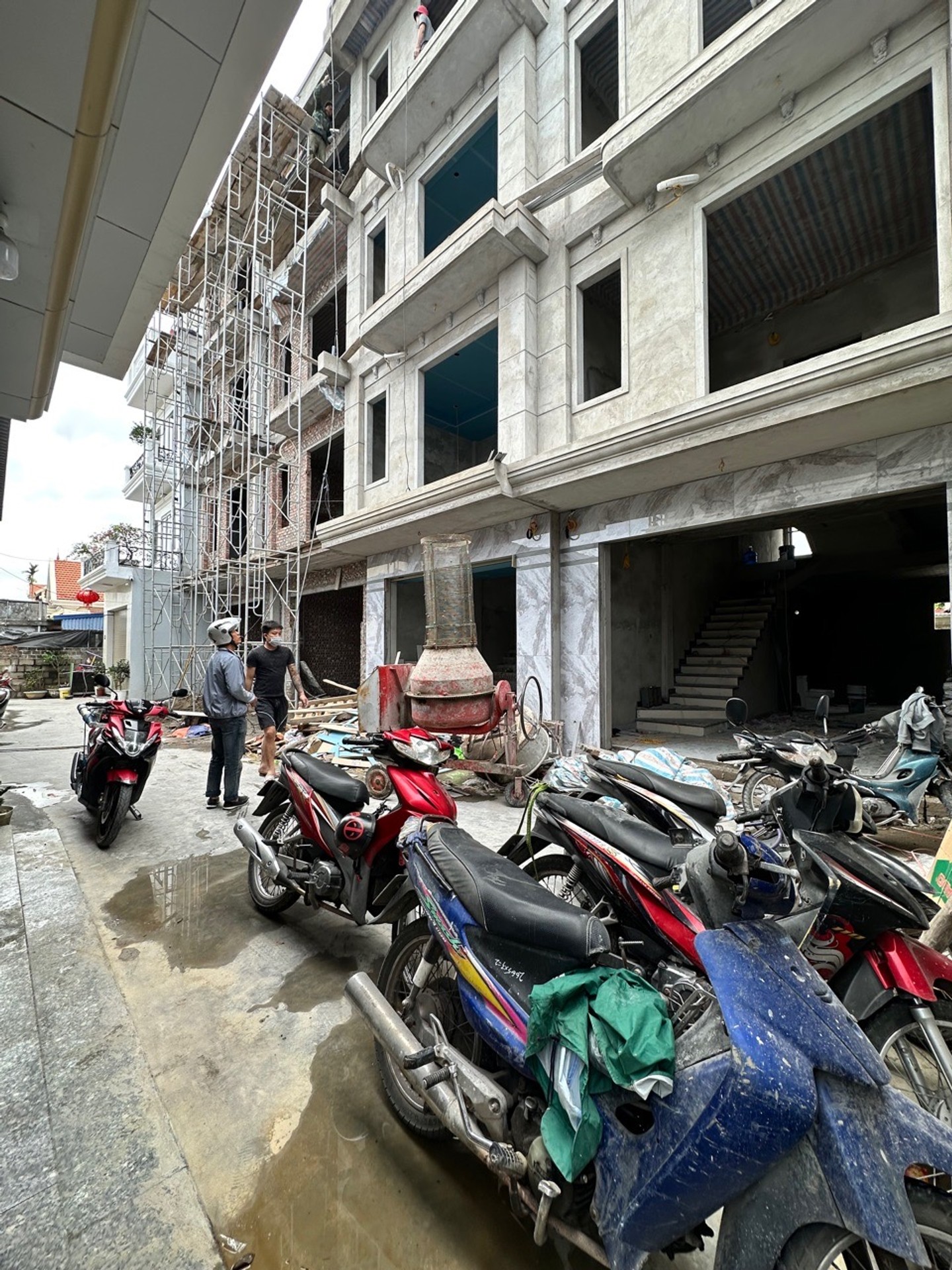 Nhà đẹp mới xây, ô tô tải đỗ cửa, ngõ rộng tại khu vực Xích Thổ