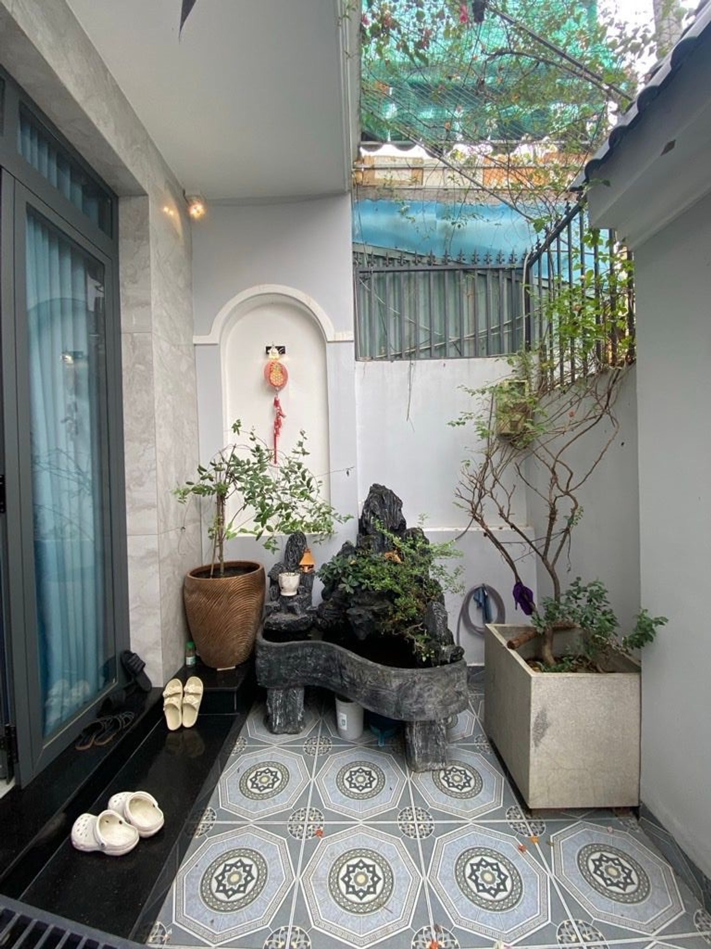 Bán nhà riêng 3 tầng tại Thị Trấn Nhà Bè, diện tích 91.1m2, hướng Tây Nam, pháp lý cơ sở