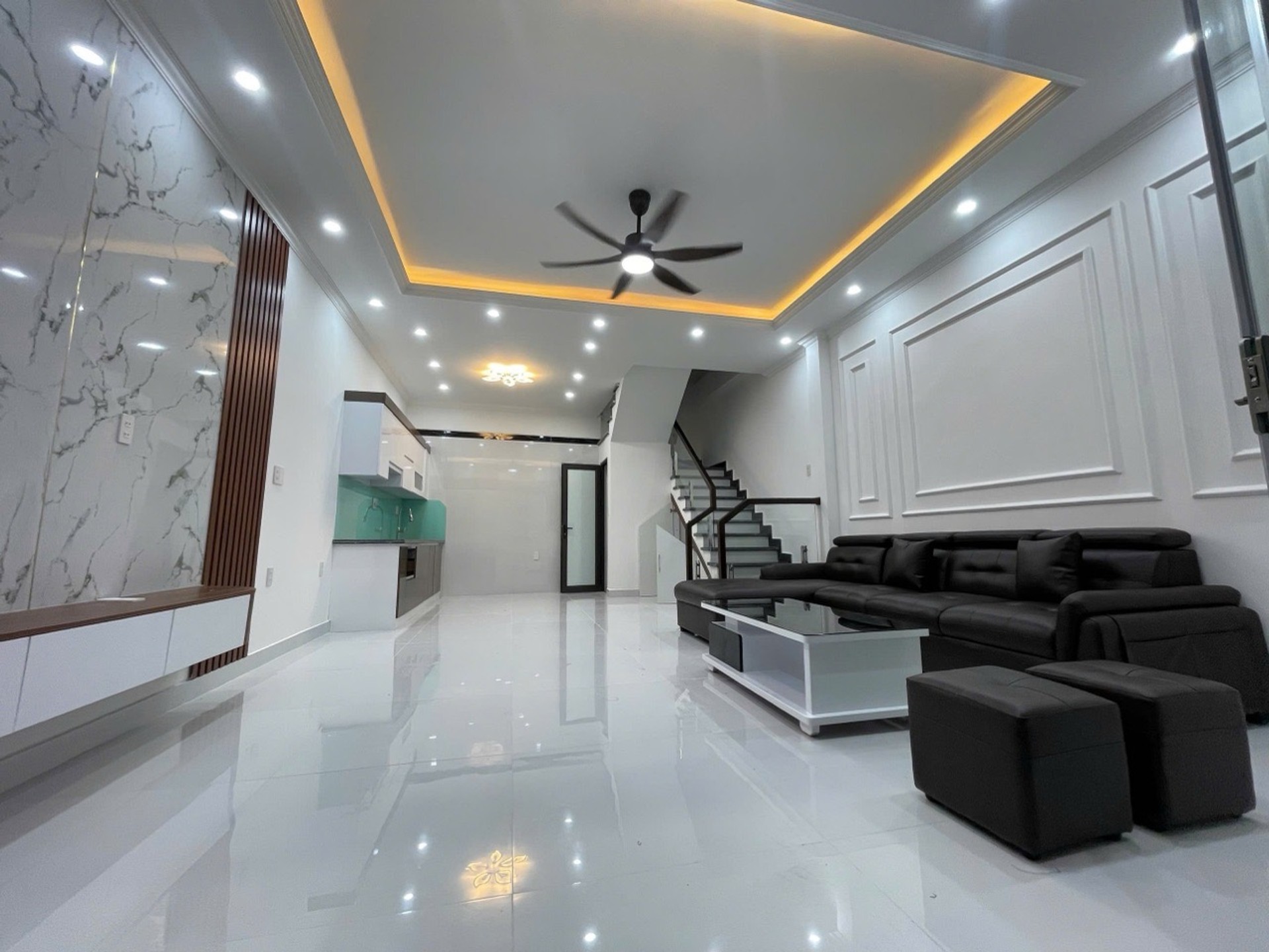 Nhà 3 Tầng Sang Trọng Trung Tâm Phường Dương Kinh, Ô Tô Đỗ Cửa