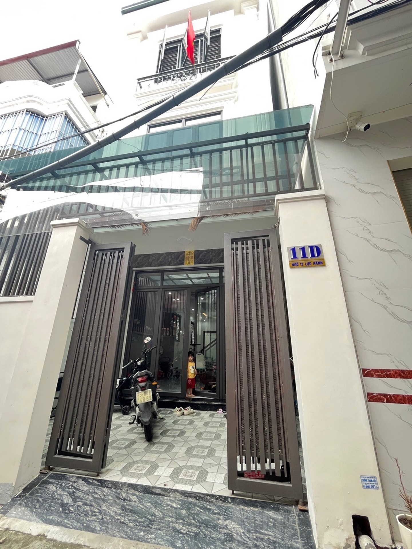Nhà riêng 3 tầng thiết kế hiện đại, lô góc thoáng sáng tại khu vực trung tâm
