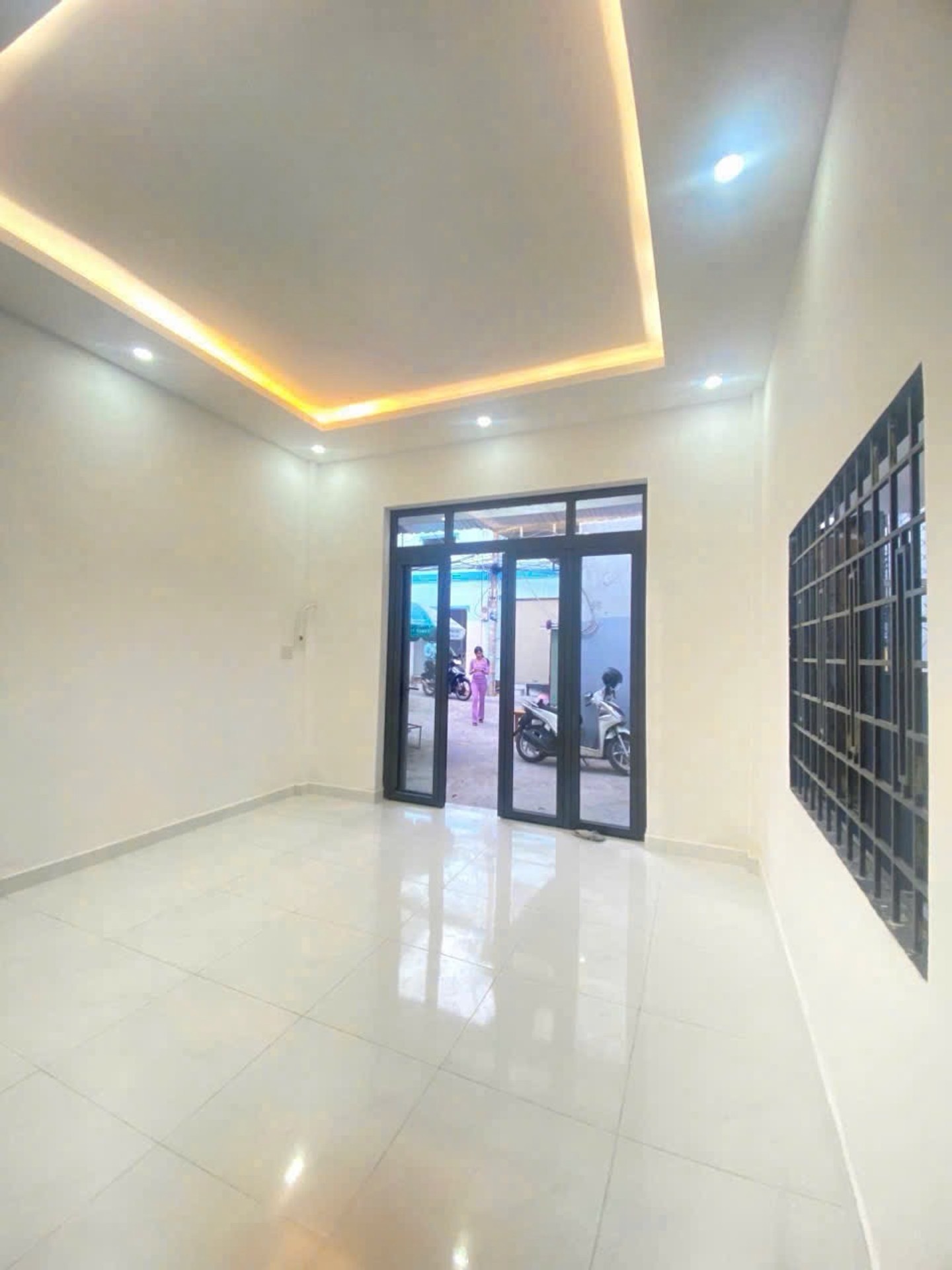 Bán nhà riêng 67.9m2 trung tâm Thủ Đức, hướng Đông Nam, giá 4.75 tỷ