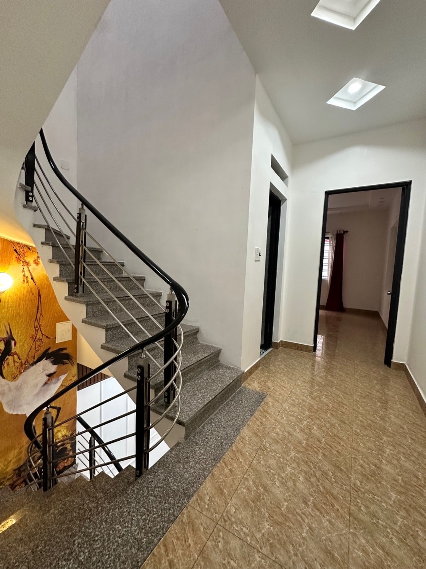 Nhà Lô Góc Thoáng Hai Mặt Tiền Tại Khu Vực Đắc Địa, Chờ Chủ Mới Thâu Tóm