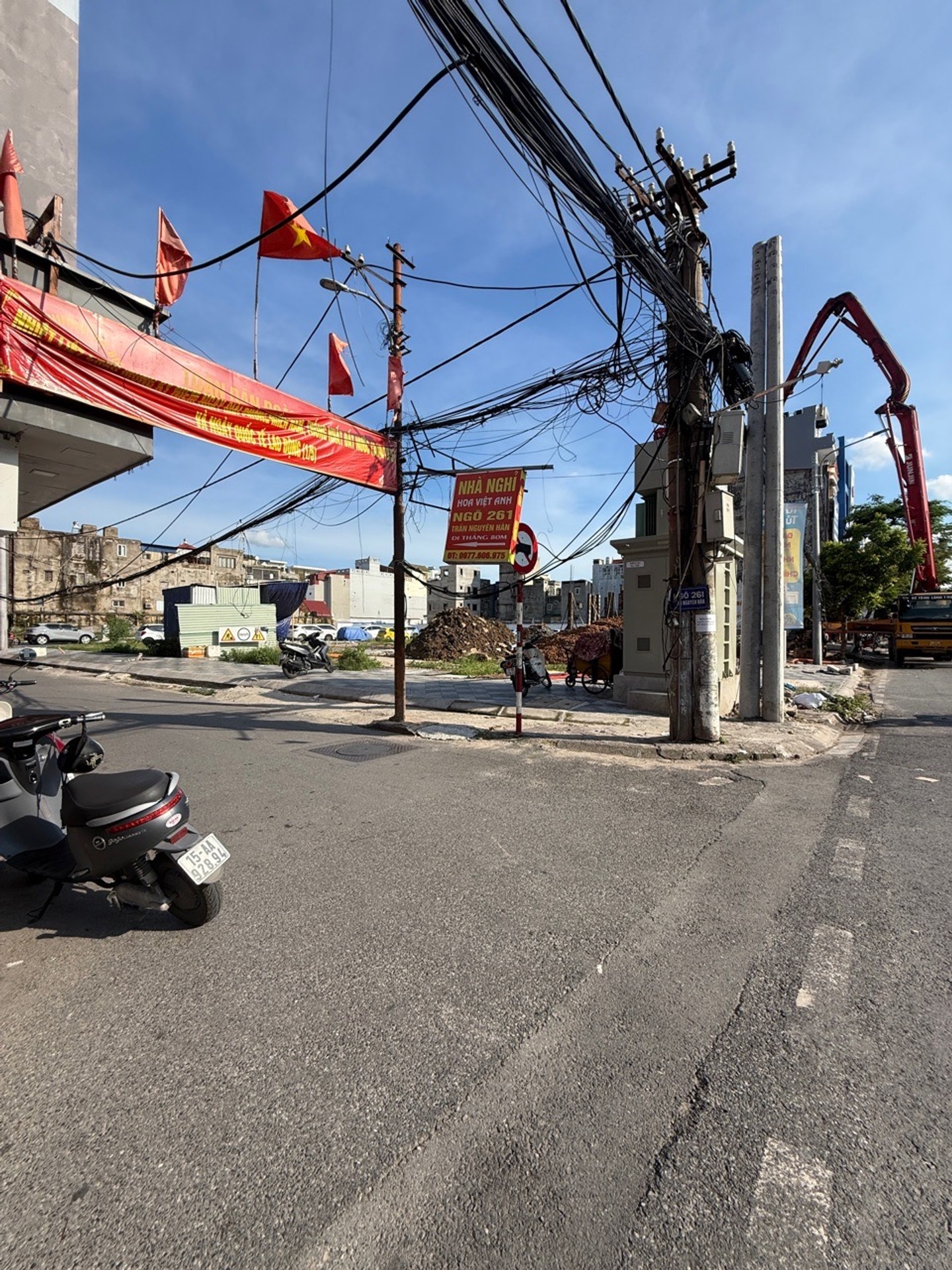 Bán biệt thự liền kề 3 tầng, phân lô đắc địa gần phố Trần Nguyên Hãn
