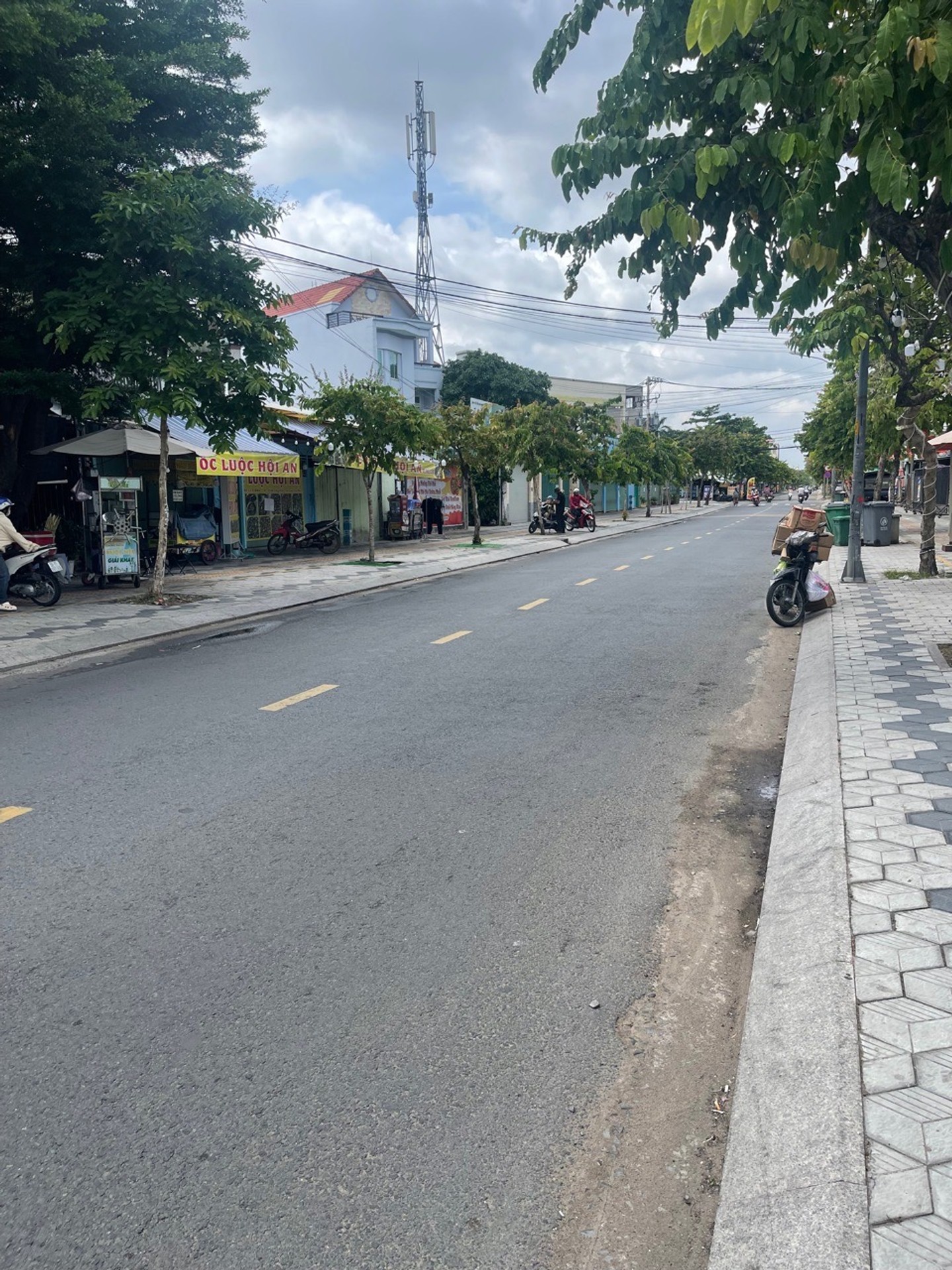 Bán nhà mái Thái 1 tầng, 312m2 tại Song Hành, giá 11.5 tỷ
