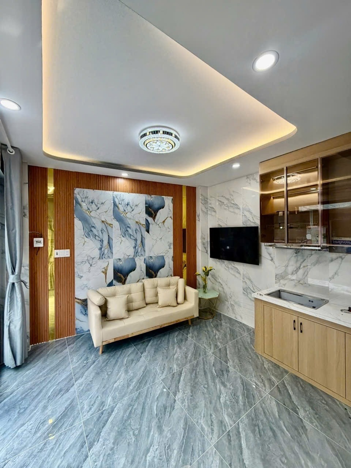 Nhà mặt phố 3 tầng , diện tích 17,3m2, giá tốt