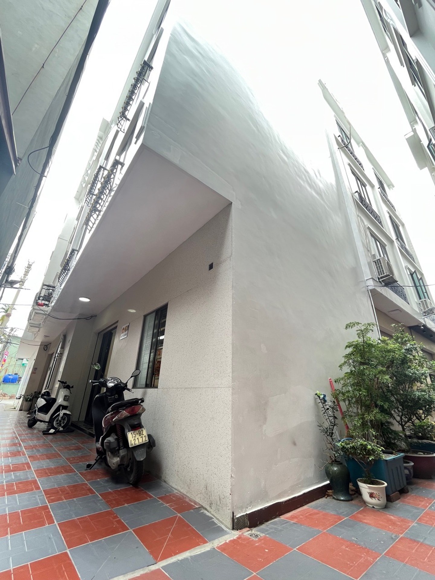 Cơ Hội Sở Hữu Nhà Lô Góc Ô Tô Vào Tận Nơi - Vị Trí Vàng Bà Trường Học Cấp