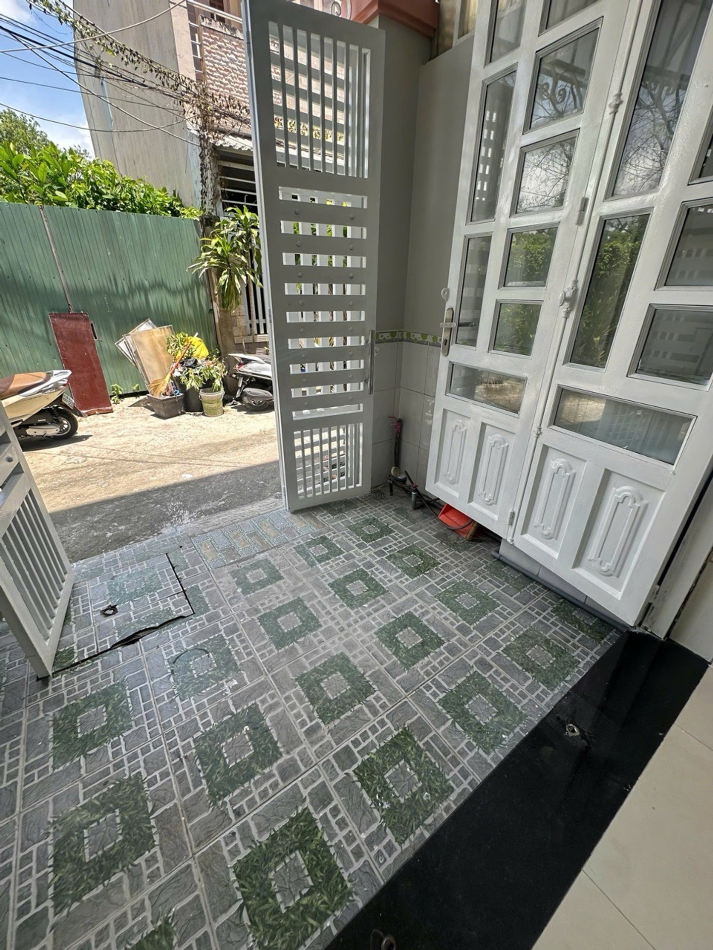 NHÀ 3 LẦU – HẺM XE HƠI THÔNG – PHÚ THUẬN – NHỈNH 5 TỶ
