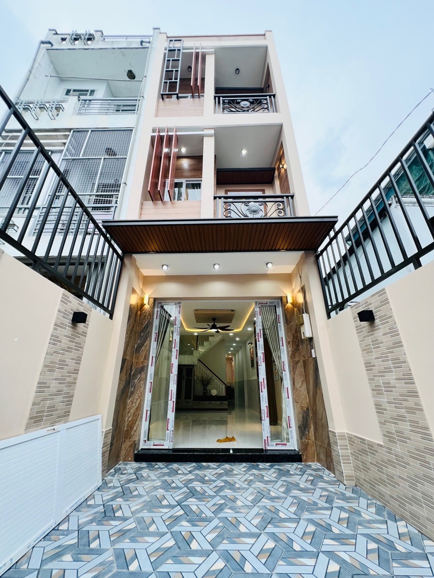 Bán nhà riêng 3 tầng 86m2 phường Phú Định, Quận 8, giá 6.38 tỷ