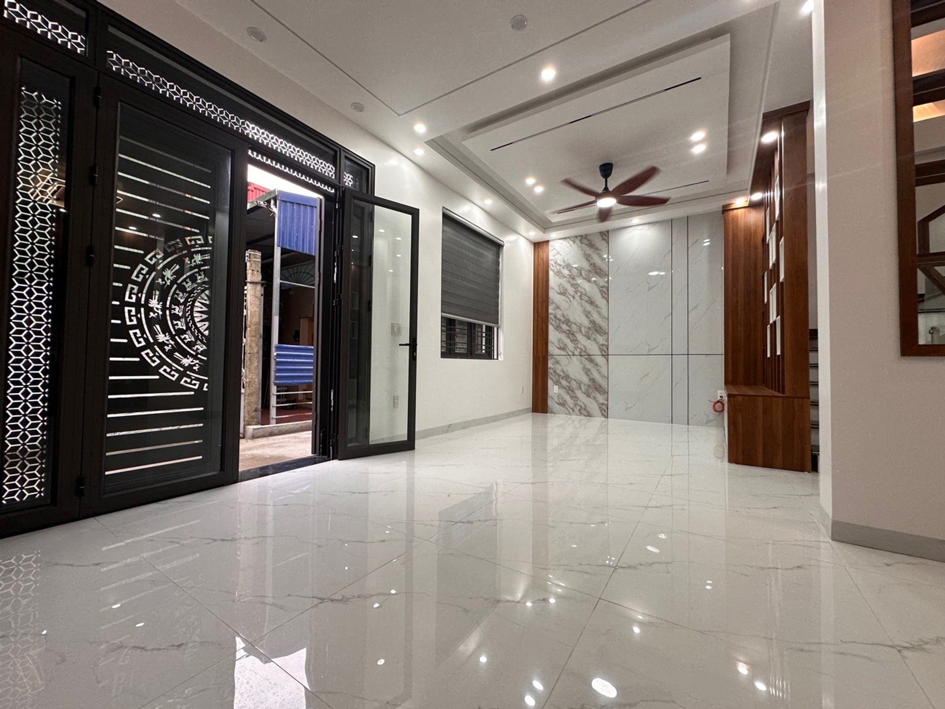 Nhà riêng độc lập thiết kế tỉ mỉ gần chợ An Đông khu vực dân cư đông đúc