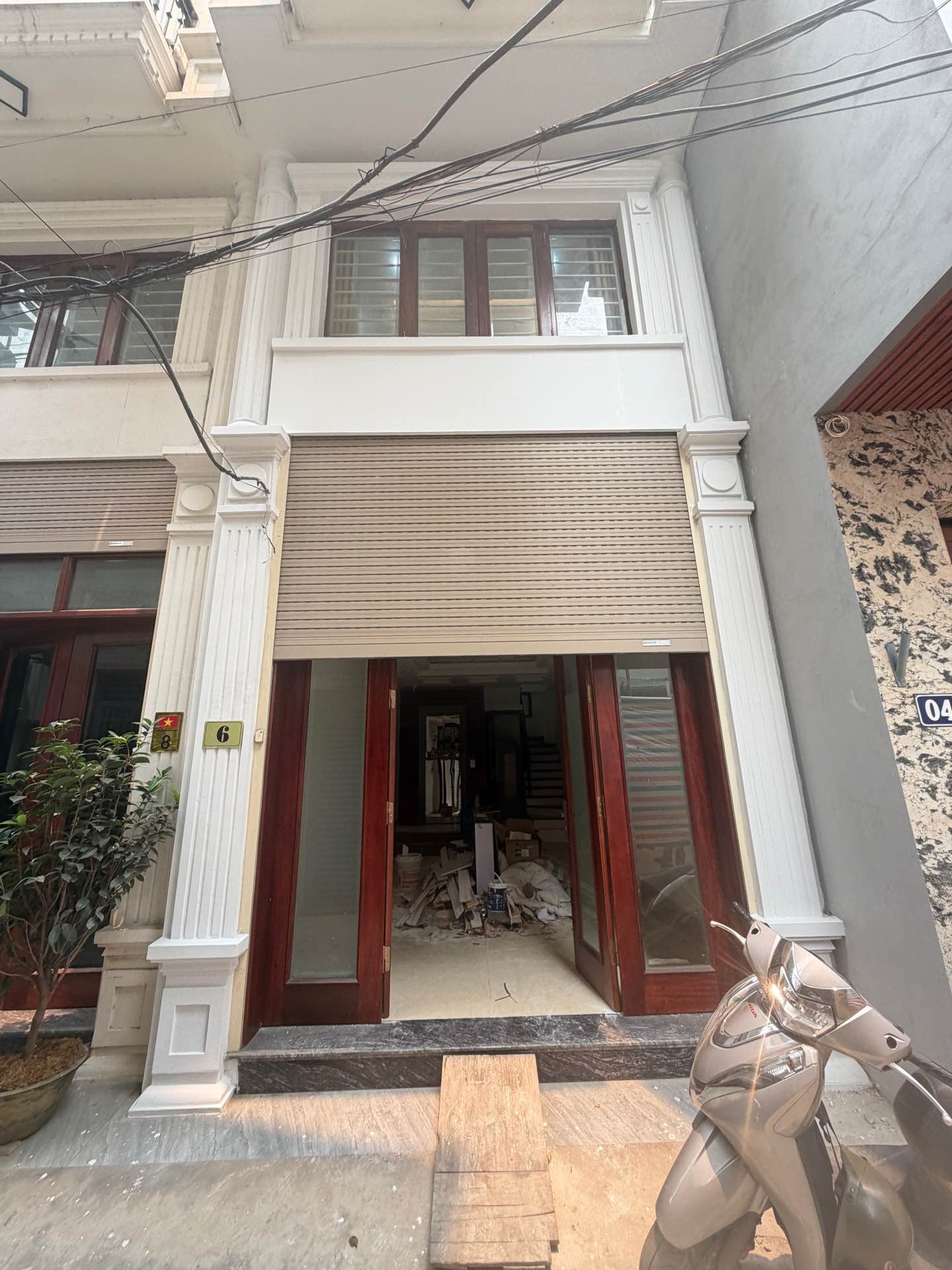 Nhà 7 tầng thang máy có sân riêng tại Mai Phúc, Long Biên