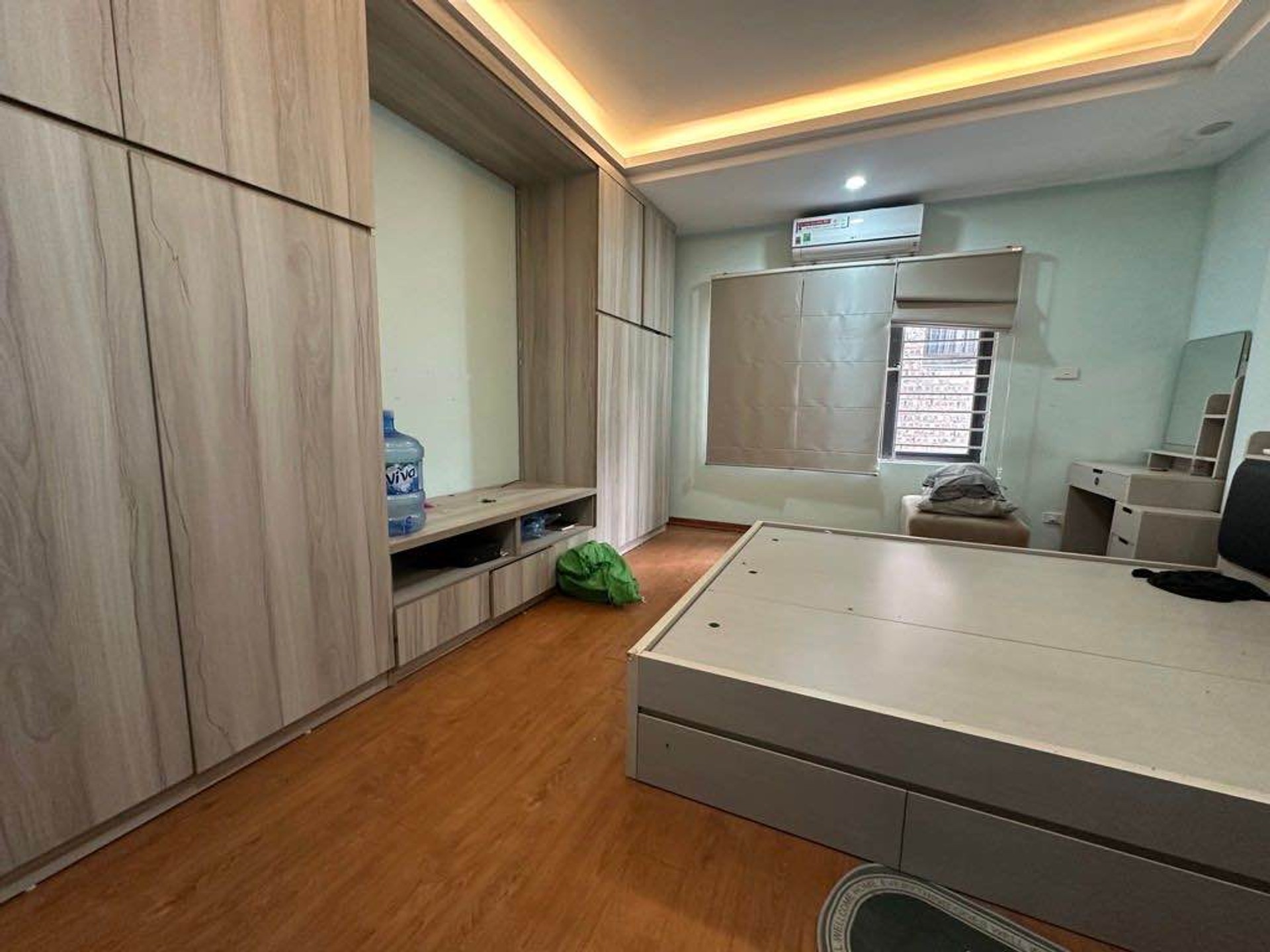 Nhà Đẹp 5 Tầng Sát Phố Khương Đình, Tiện Nghi Đầy Đủ, thoáng trước sau, giá hợp lý.