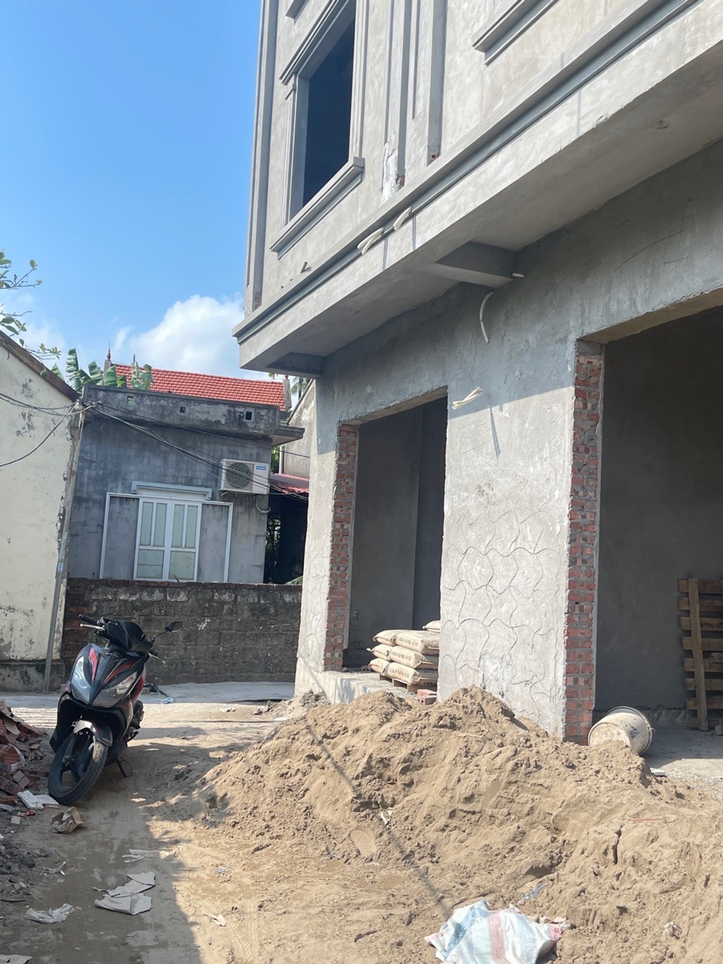 Nhà phố 3 tầng tại Kiền Bái, Thiên Hương với thiết kế hiện đại và tiện nghi đầy đủ