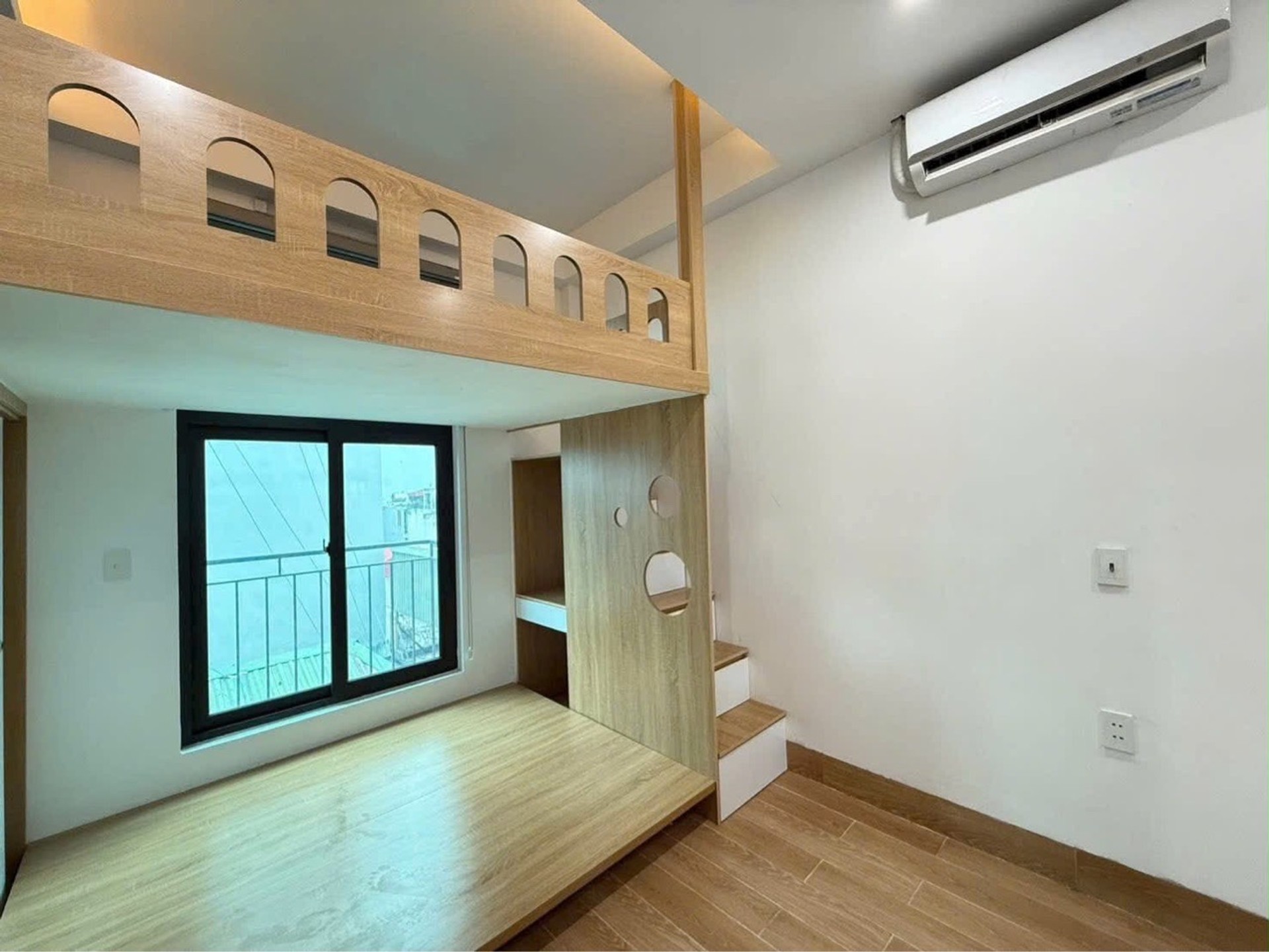 Ccmn 6 tầng, 16 phòng khép kín, thang máy, Khương Đình, gà đẻ chứng vàng.