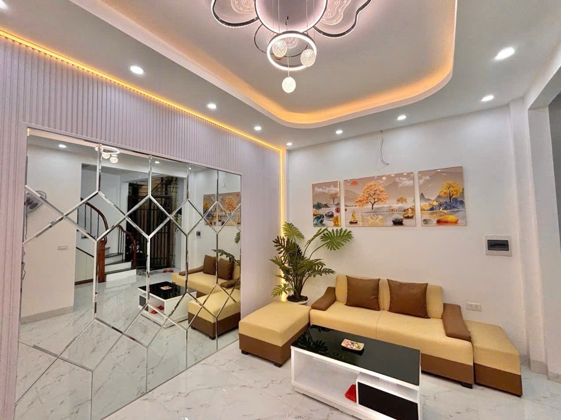 Nhà riêng 5 tầng diện tích 30m2 tại Lò Đúc, gần phố cổ