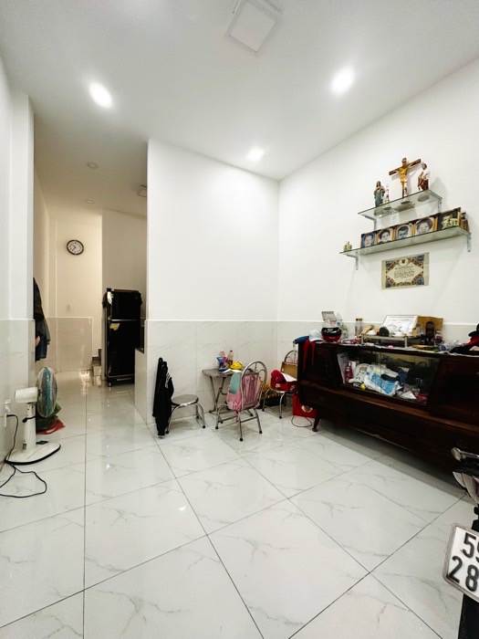 Nhà hẻm xe hơi Quận 3, ngang rộng hiếm có 51m2