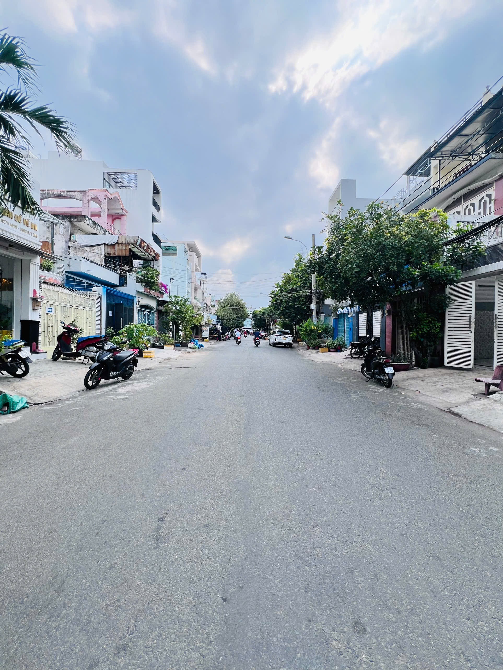 Bán biệt thự khu VIP Bình Phú, Quận 6, 182m2 , ngang lớn 8m, Đường 10m kinh doanh, chỉ 90tr/m2