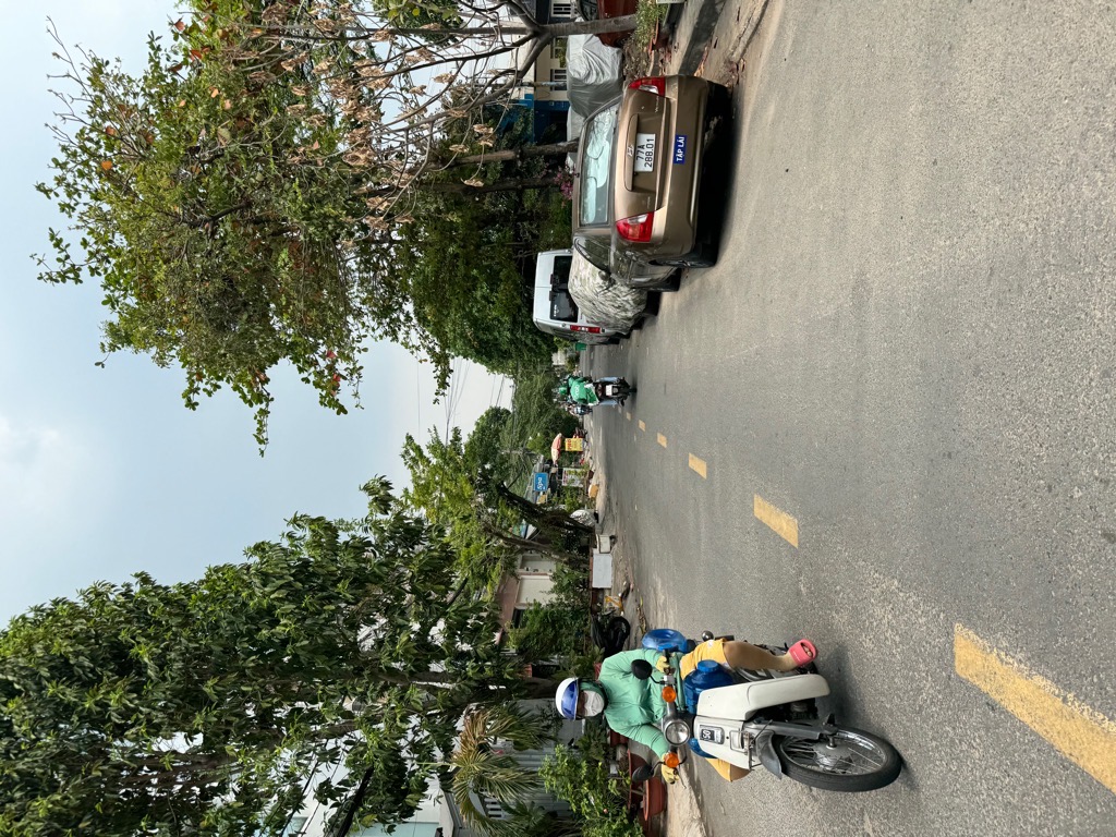 💰 29.5 TỶ | NGAY BIG C TRƯỜNG CHINH – TÂN PHÚ
📐 360m² – lô góc, nở hậu | 3 tầng | gần 30 phòng, v