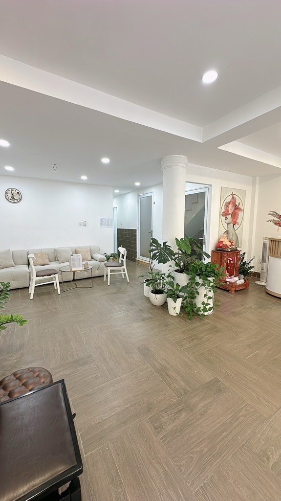 Nhà mặt phố 3 tầng, 10 phòng, mặt tiền 6.6m tại Tân Bình