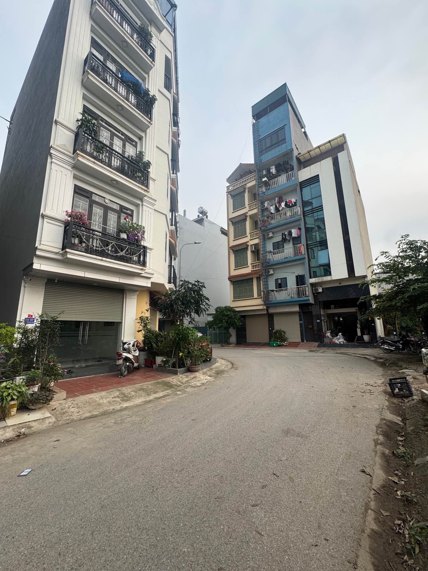 Biệt thự 7 tầng MT rộng, vị trí đắc địa Cổng Đồng La Khê