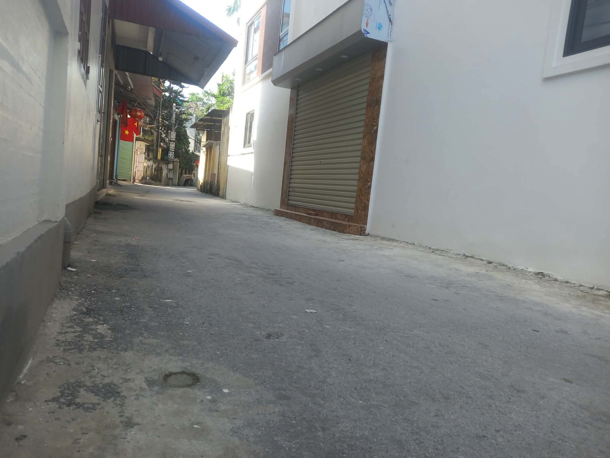 Bán nhà 2 tầng 2PN, diện tích 51 m², gần chợ và trường học tại Hồ Ngọc Lân