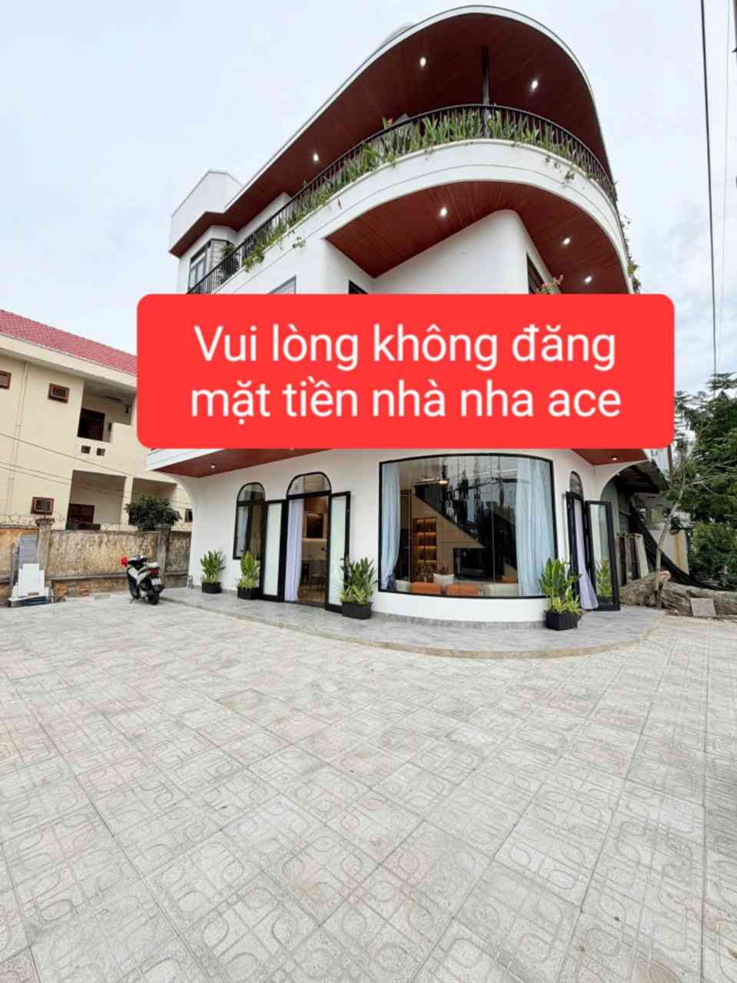 Nhà Lô Góc 3 Tầng Gần Biển Đà Nẵng - Sống Sang Chảnh, Tiện Nghi Đầy Đủ
