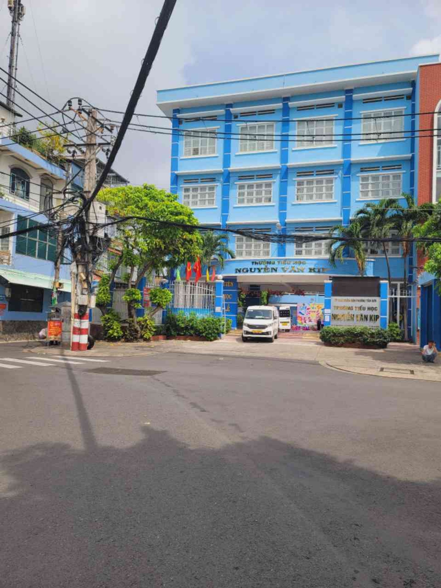 MÃ SỐ: 657

🏠 NGUYỄN PHÚC CHU – PHAN HUY ÍCH – TRƯỜNG CHINH – TÂN BÌNH CŨ
💥 Nhà mới 3 tầng – 3PN