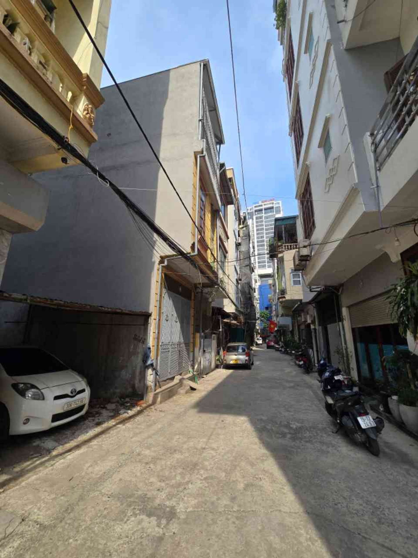 Nhà Phân Lô Vàng, Ô Tô Đậu Ngủ Trong Nhà – Thanh Bình