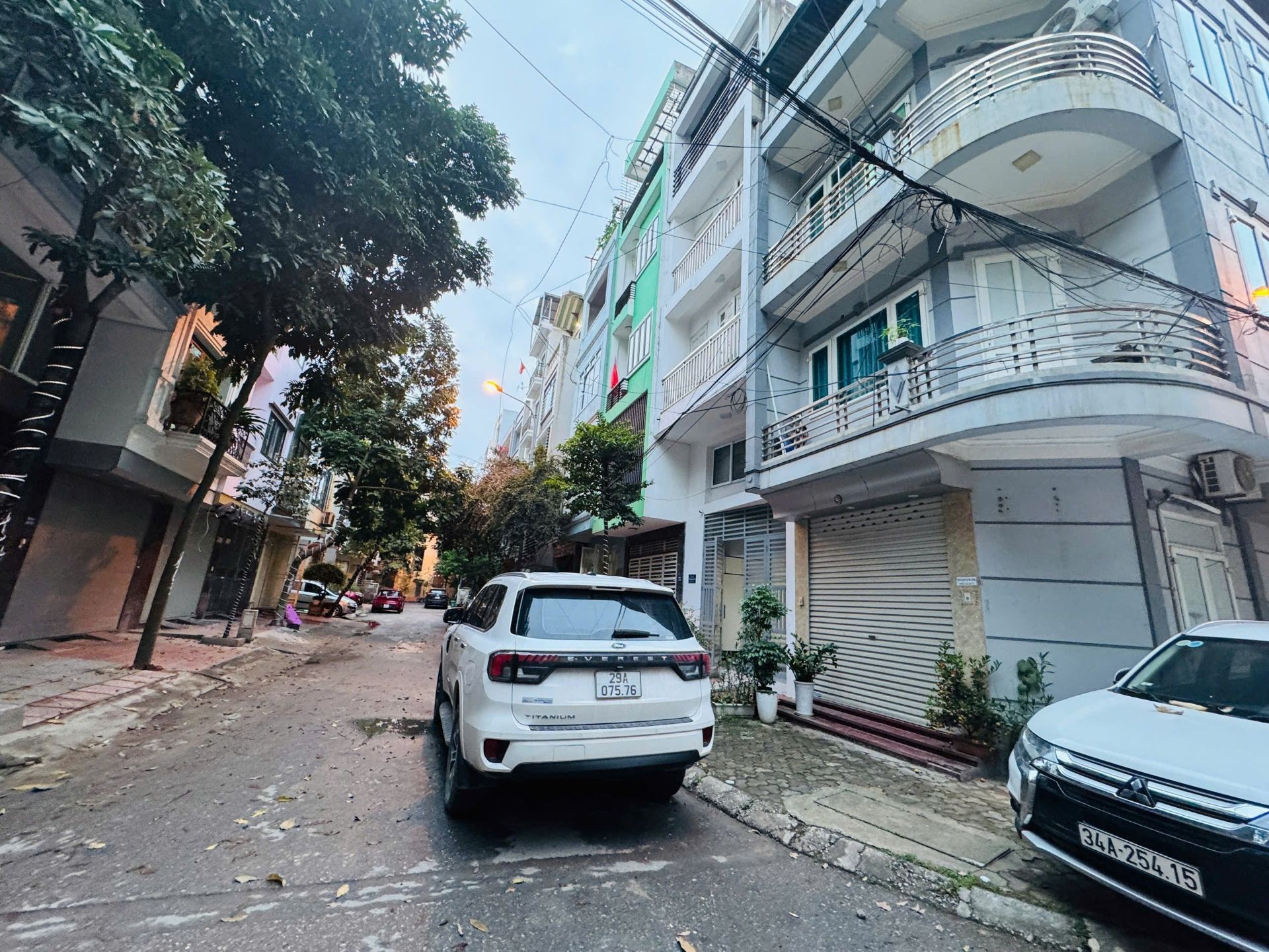 Nhà 5 Tầng Mặt Phố La Khê - Thiết Kế Đẹp, Giá Sốc Giảm Thêm 0.5 Tỷ