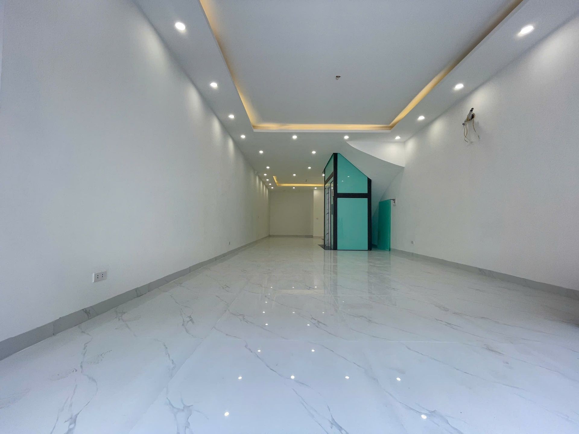 Biệt thự Văn Khê 5 tầng có thang máy - Kinh doanh đỉnh, ô tô tránh, vỉa hè rộng