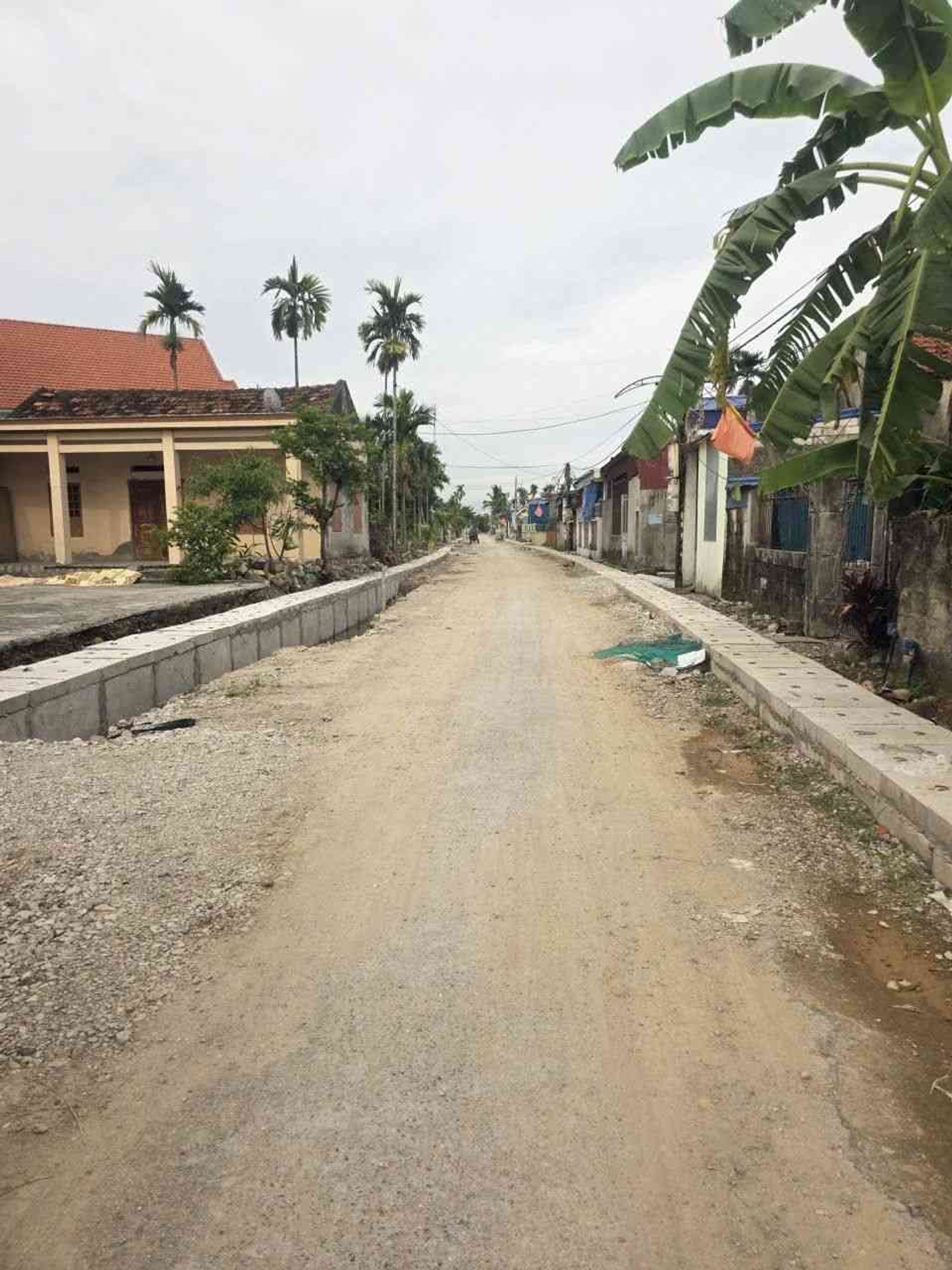 Đất nền rộng 221m2 mặt tiền 9m tại phường Lưu Kiếm, hướng Đông Nam