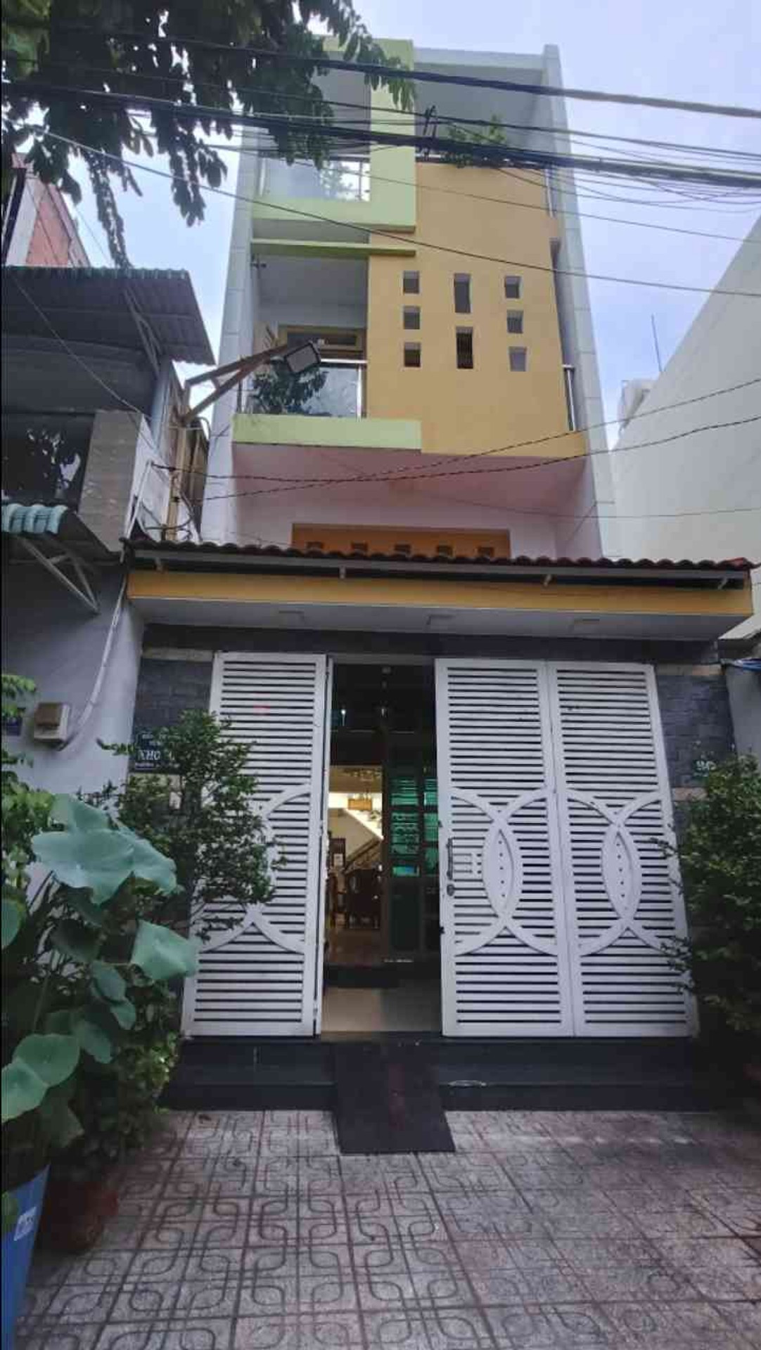 Mặt tiền 4,2m khu chợ Tân Hương