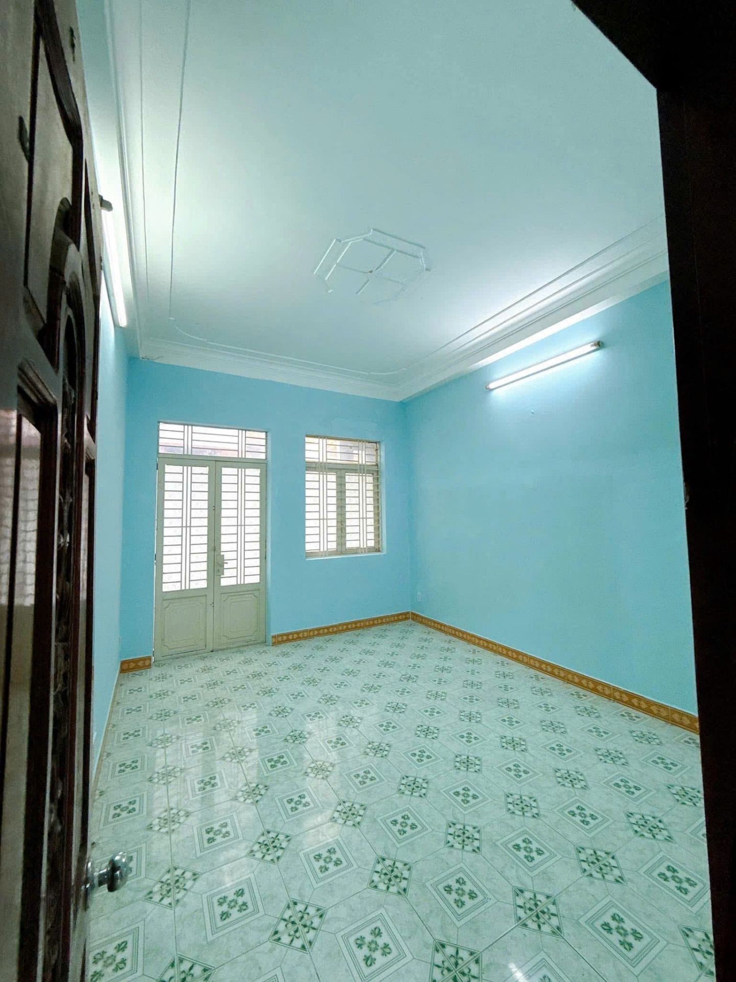Bán nhà riêng 3 tầng 3 phòng ngủ tại Tân Phú, hẻm xe hơi
