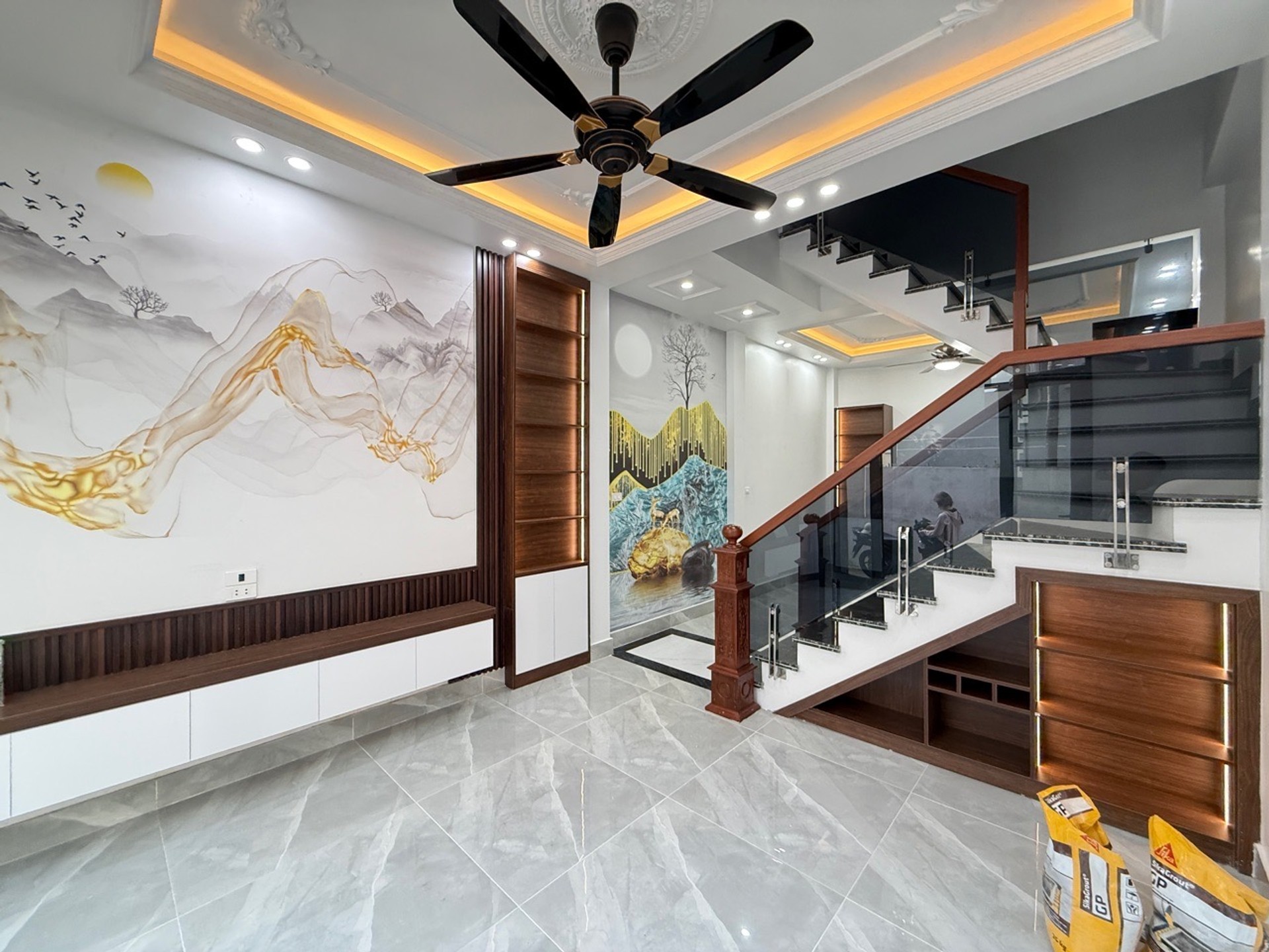 Nhà 4 tầng mặt ngõ Đông Trung Hành diện tích 42.7m² phù hợp an cư và đầu tư