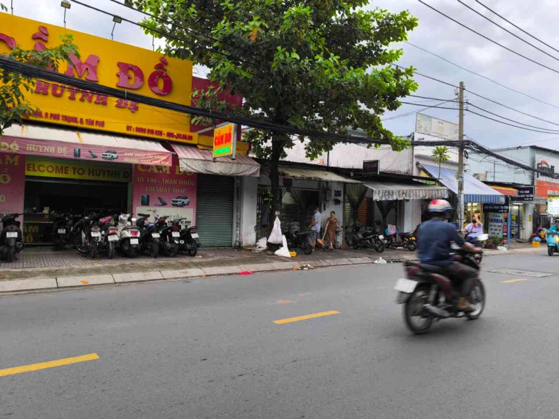 Bán gấp nhà mặt phố diện tích lớn, vị trí đắc địa, giá tốt tại Thoại Ngọc Hầu