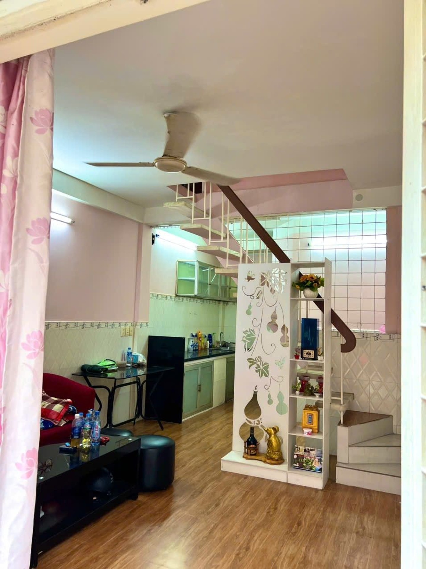 Nhà 3 tầng xinh xắn ngay trung tâm Tân Bình giá hợp lý