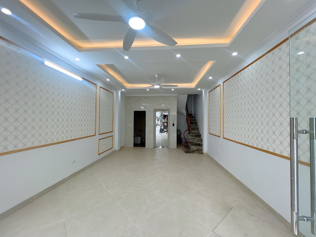 Nhà mới đa năng có thang máy tại Đại Mỗ, tiện kinh doanh